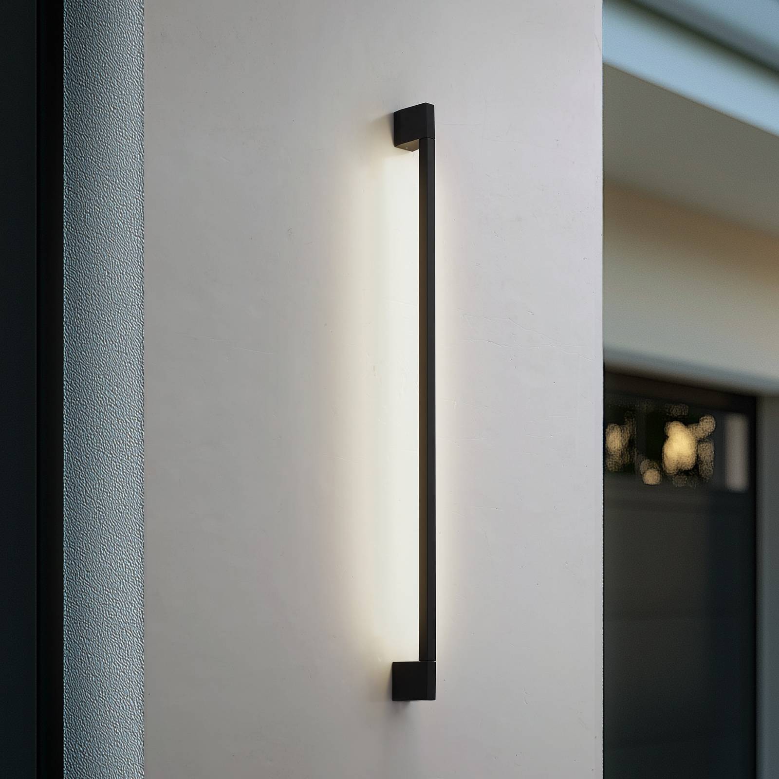 Lindby LED-Wandleuchte Neano, 120cm, schwarz, Metall, IP54 günstig online kaufen