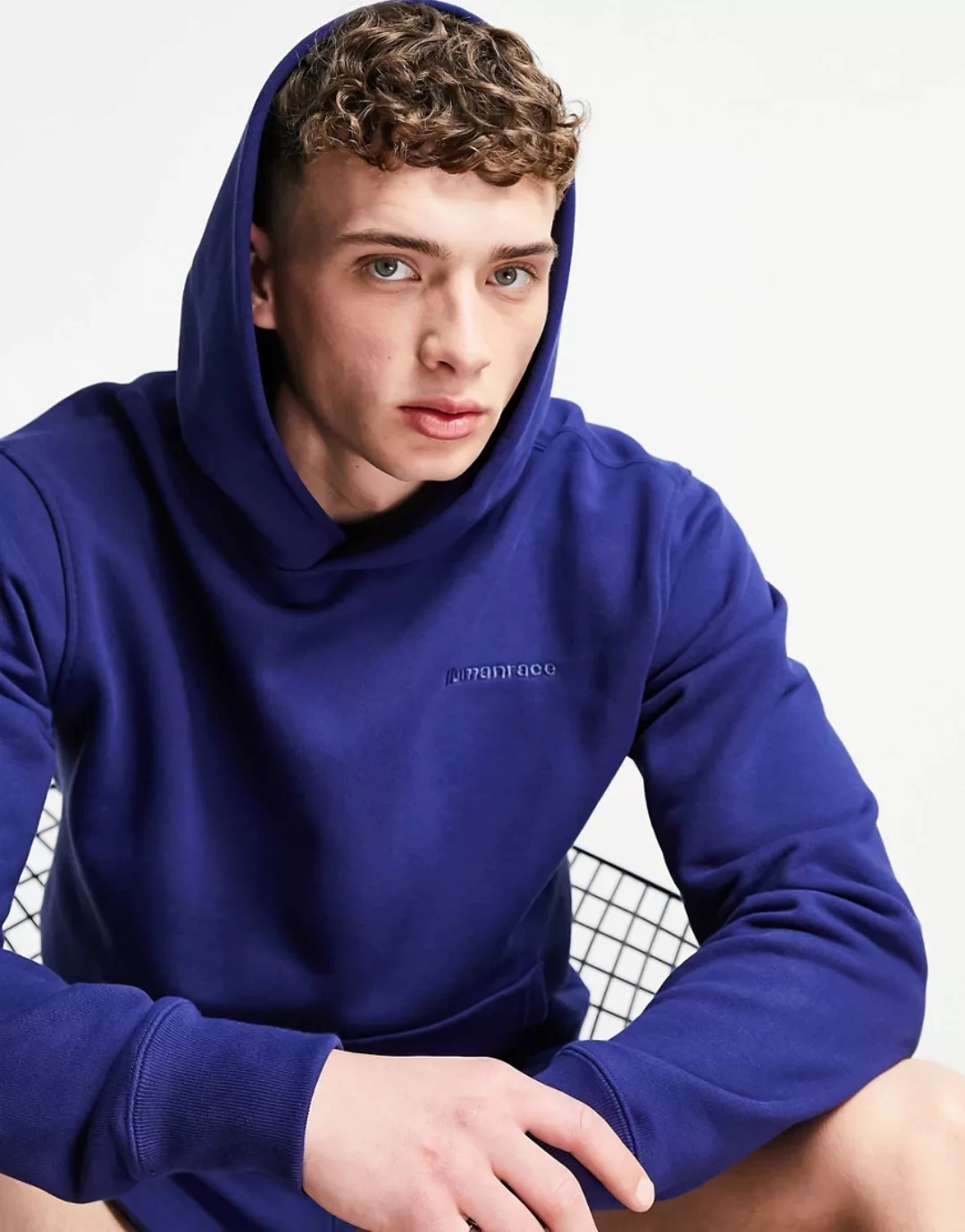 adidas Originals x Pharrell Williams – Hochwertiger Kapuzenpullover in Mari günstig online kaufen