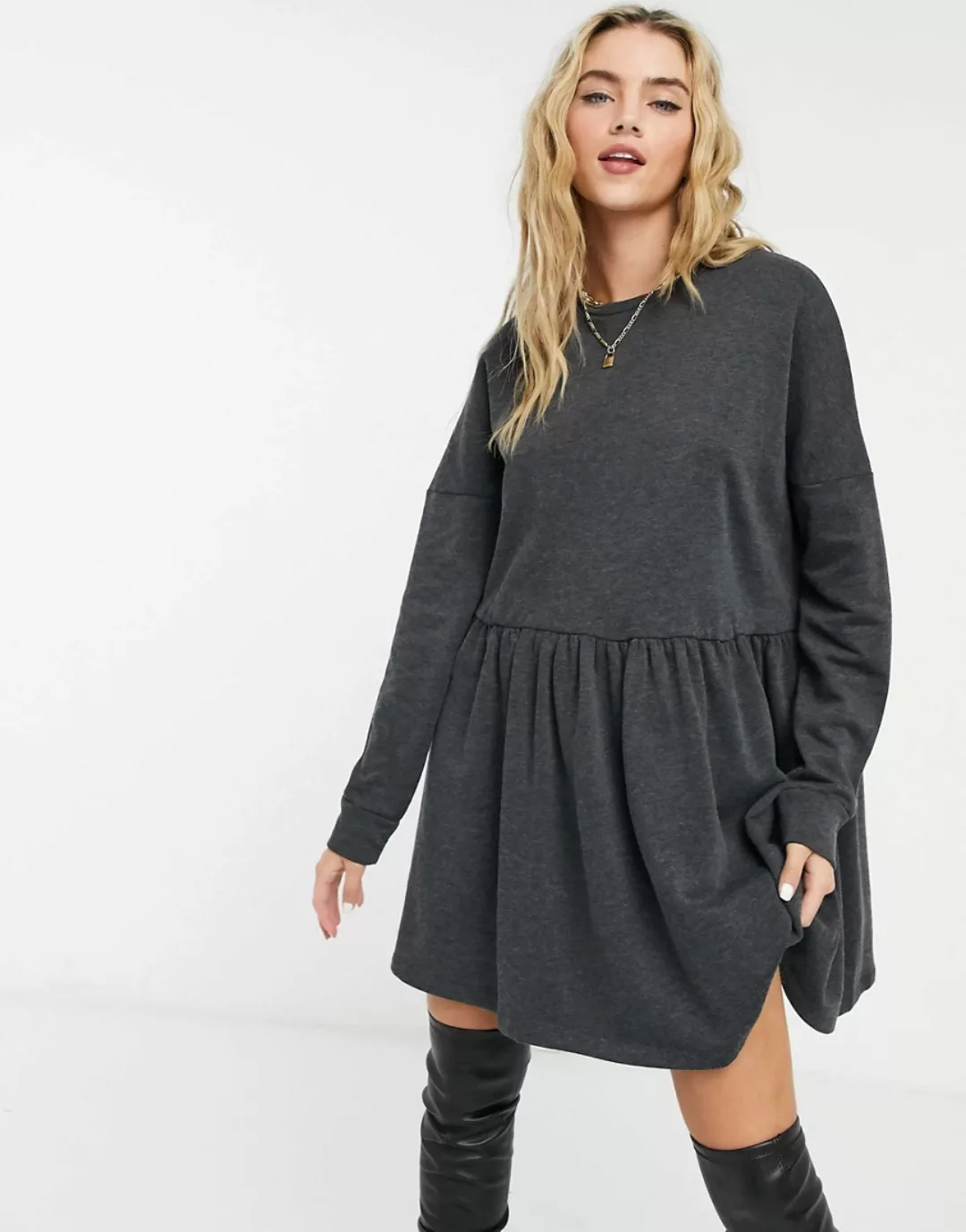Noisy May – Mini-Sweatkleid in Schwarz günstig online kaufen