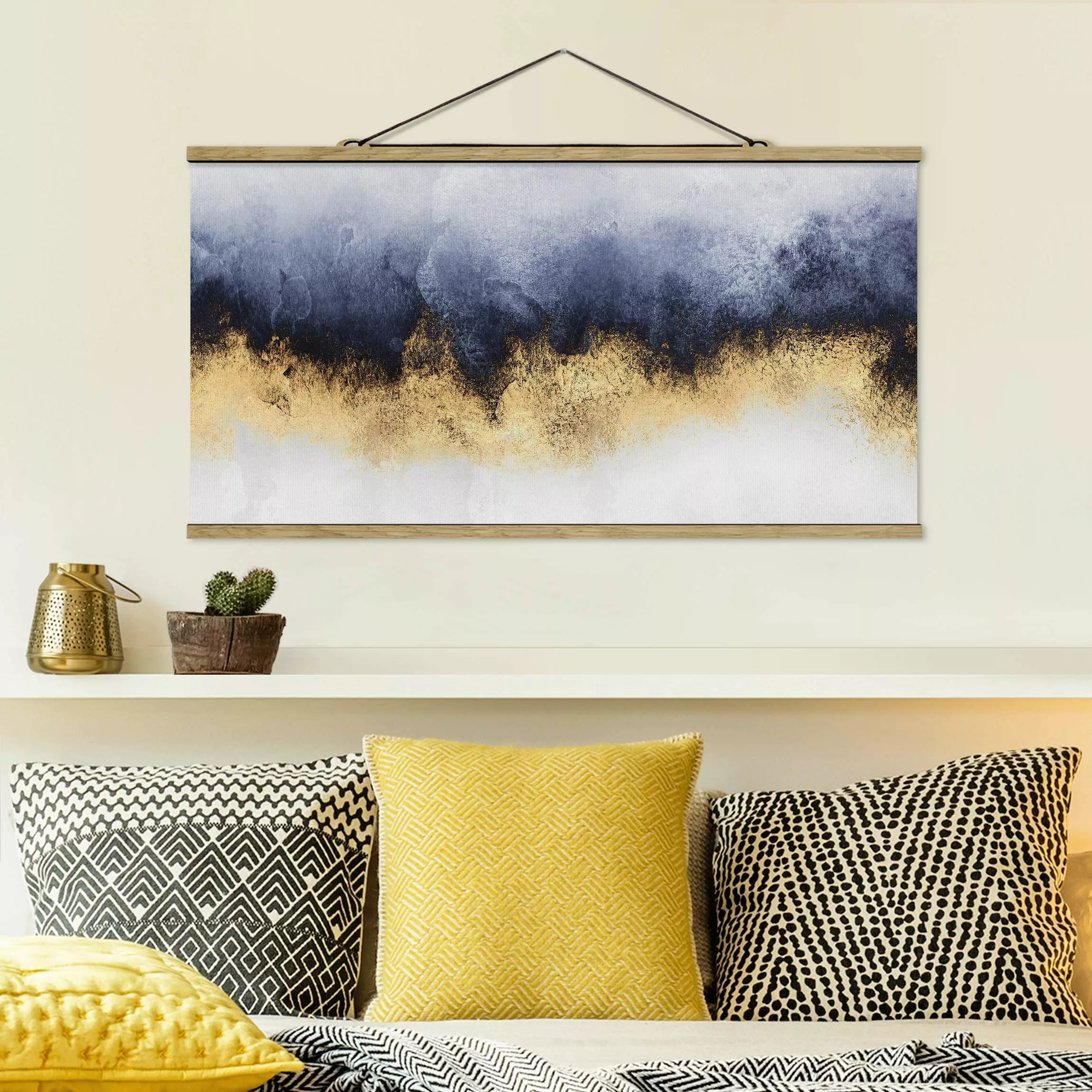 Stoffbild Abstrakt mit Posterleisten - Querformat Wolkenhimmel mit Gold günstig online kaufen