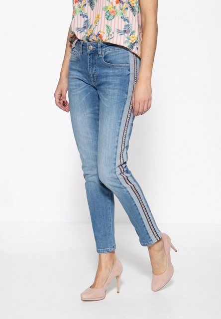 ATT Jeans 5-Pocket-Jeans Mara mit seitlichem Einsatz und Nietenband günstig online kaufen