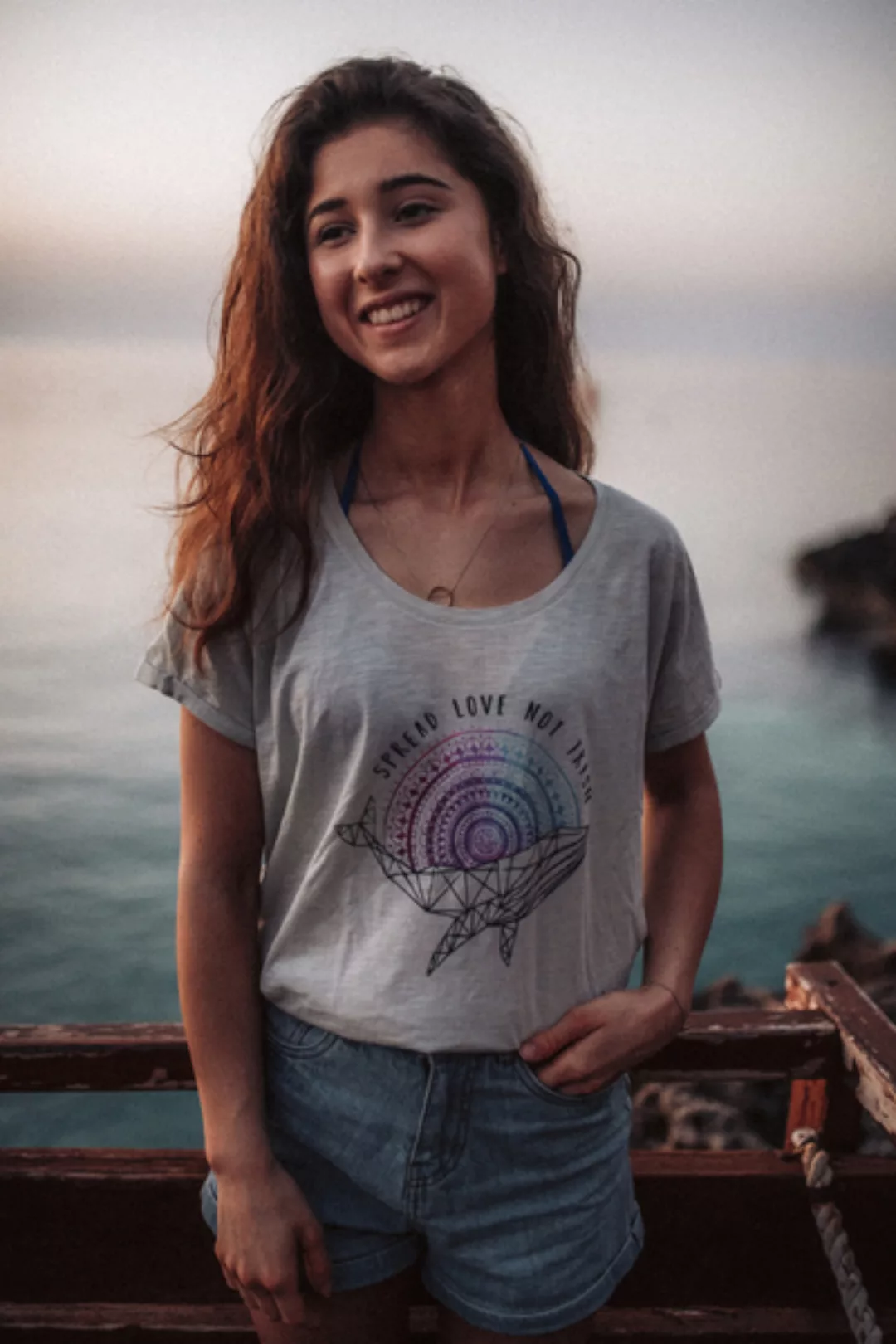 Spread Love Not Trash Damen Bio Shirt günstig online kaufen