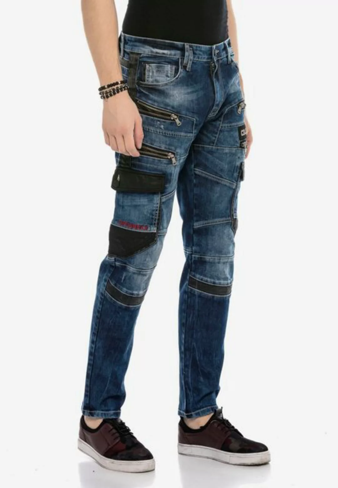 Cipo & Baxx Bequeme Jeans mit auffälligen Applikationen günstig online kaufen