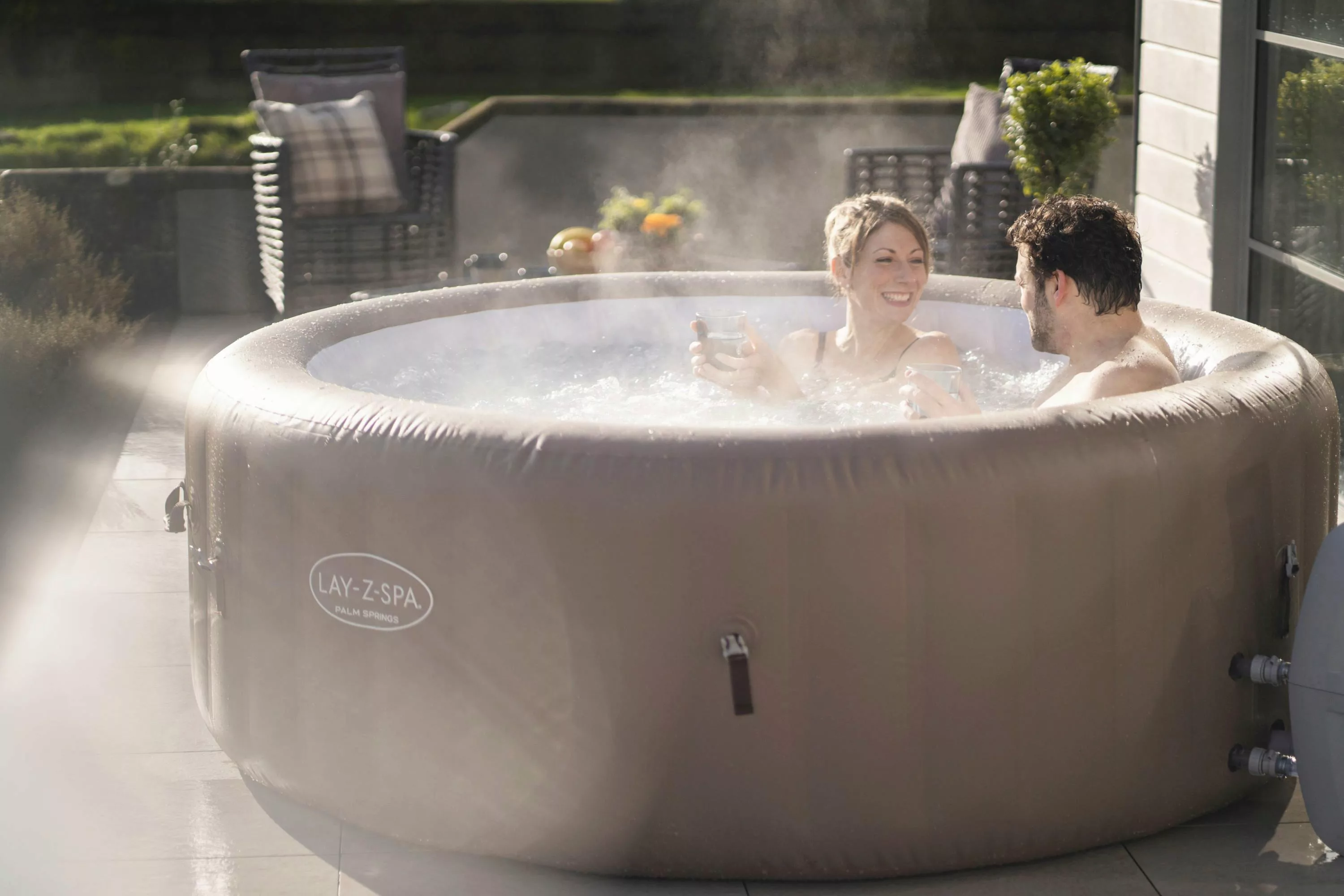 Bestway Whirlpool "LAY-Z-SPA Palm Springs AirJet™", ØxH: 196x71 cm, für bis günstig online kaufen