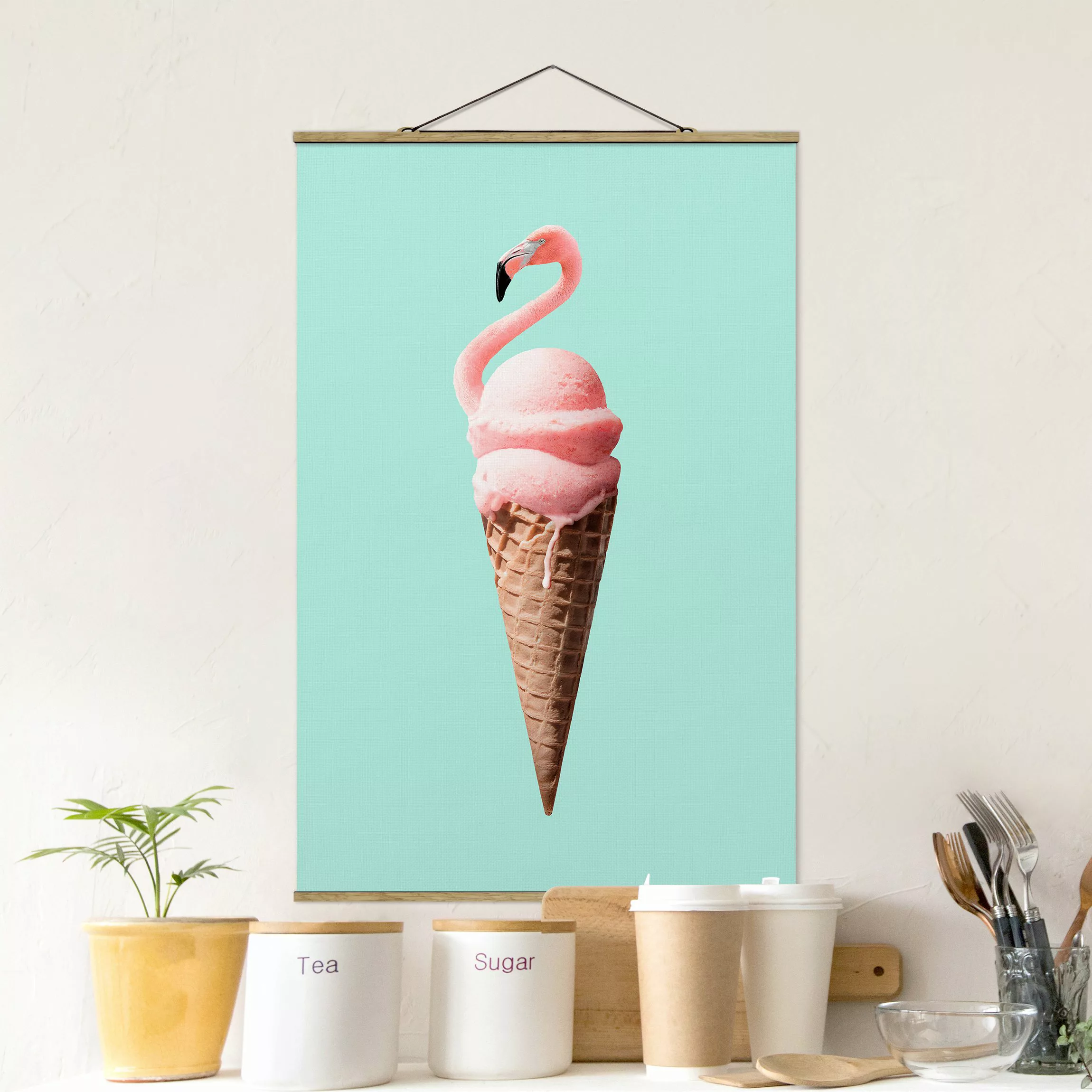 Stoffbild Tiere mit Posterleisten - Hochformat Eis mit Flamingo günstig online kaufen