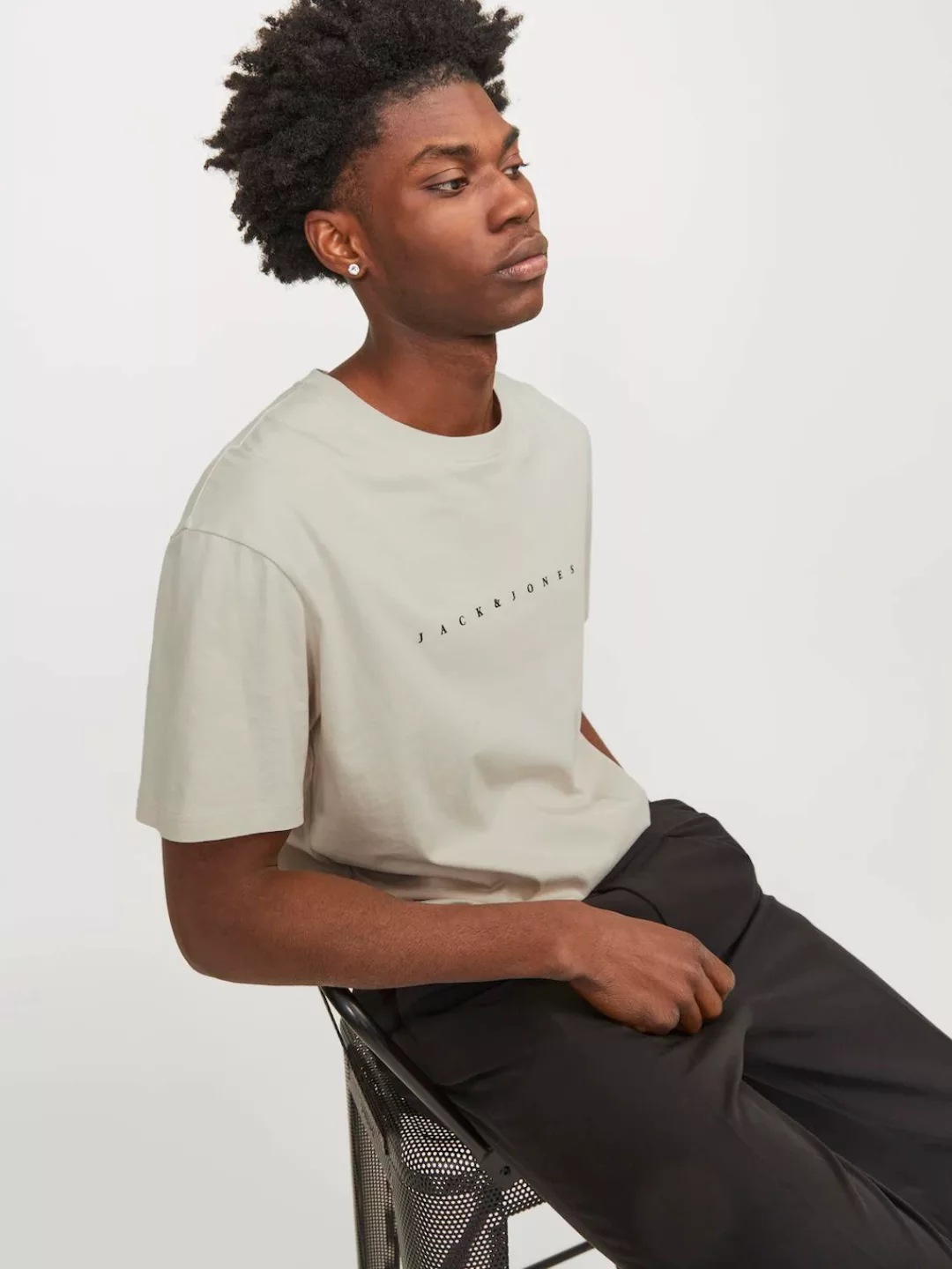 Jack & Jones Rundhalsshirt "JJESTAR JJ TEE SS NOOS", mit Logo Schriftzug günstig online kaufen