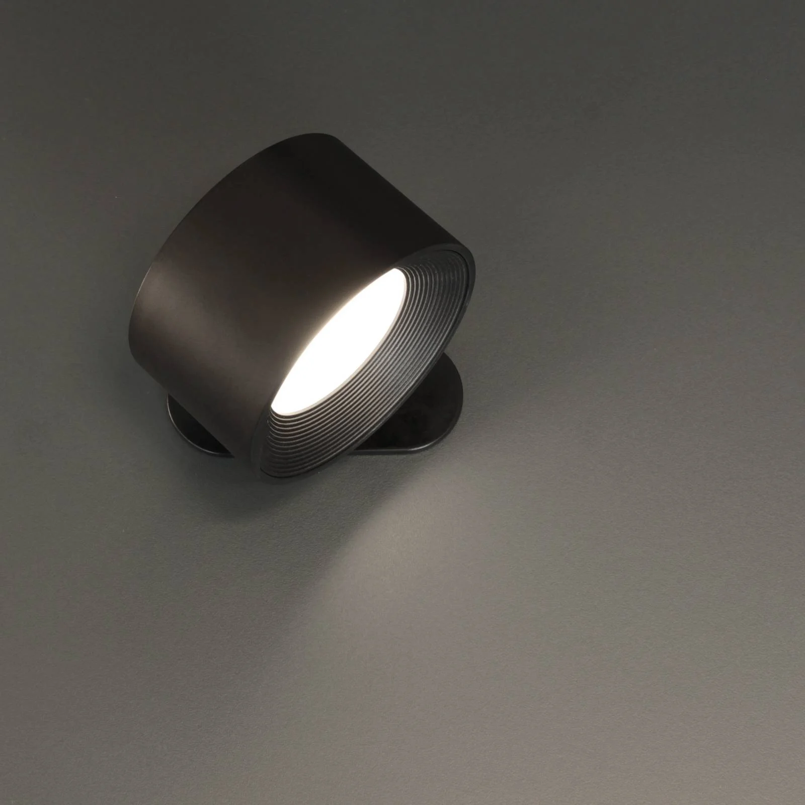 LED-Akku-Wandleuchte Magnetics, schwarz, CCT, mit Magnet günstig online kaufen