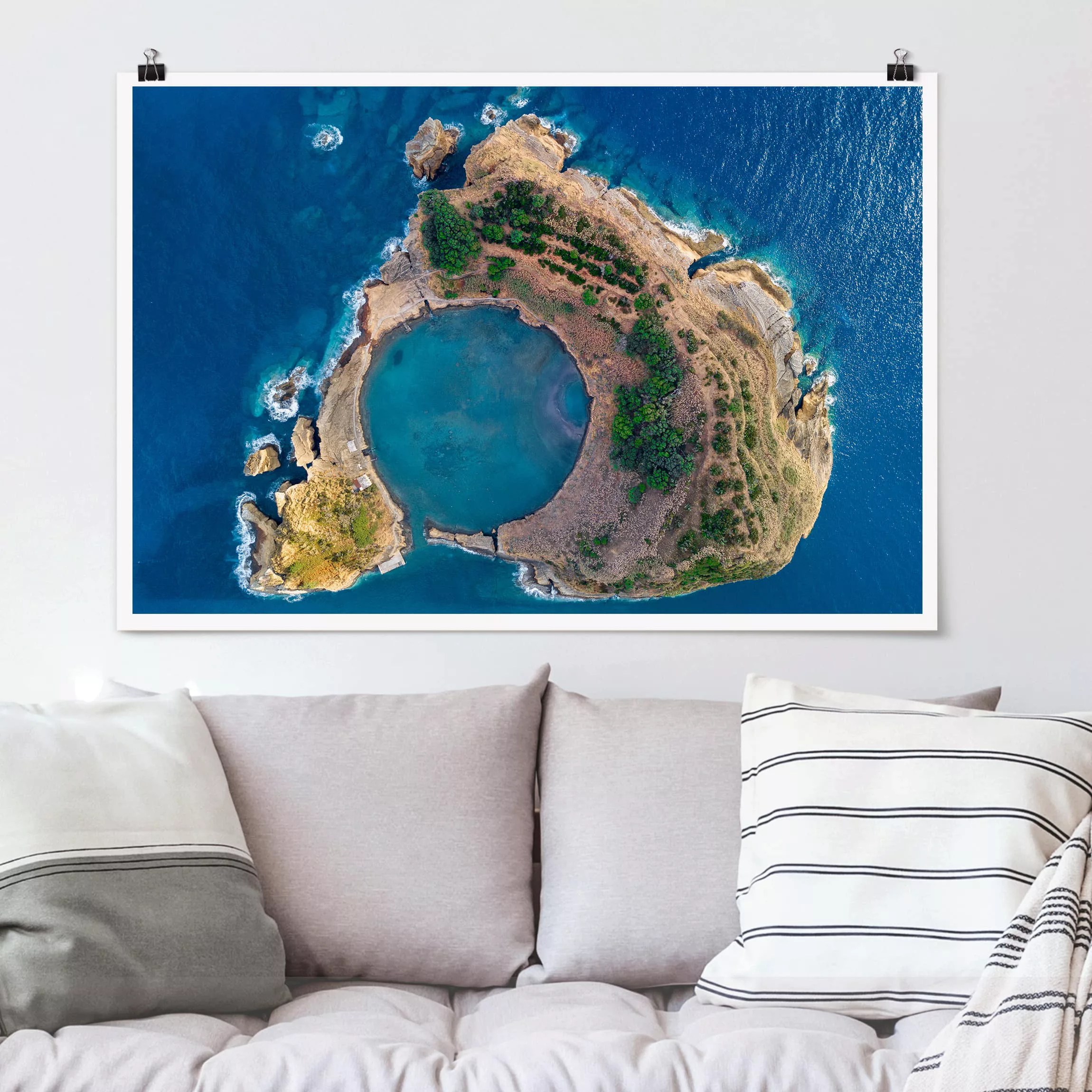 Poster Natur & Landschaft - Querformat Luftbild - Die Insel Vila Franca do günstig online kaufen