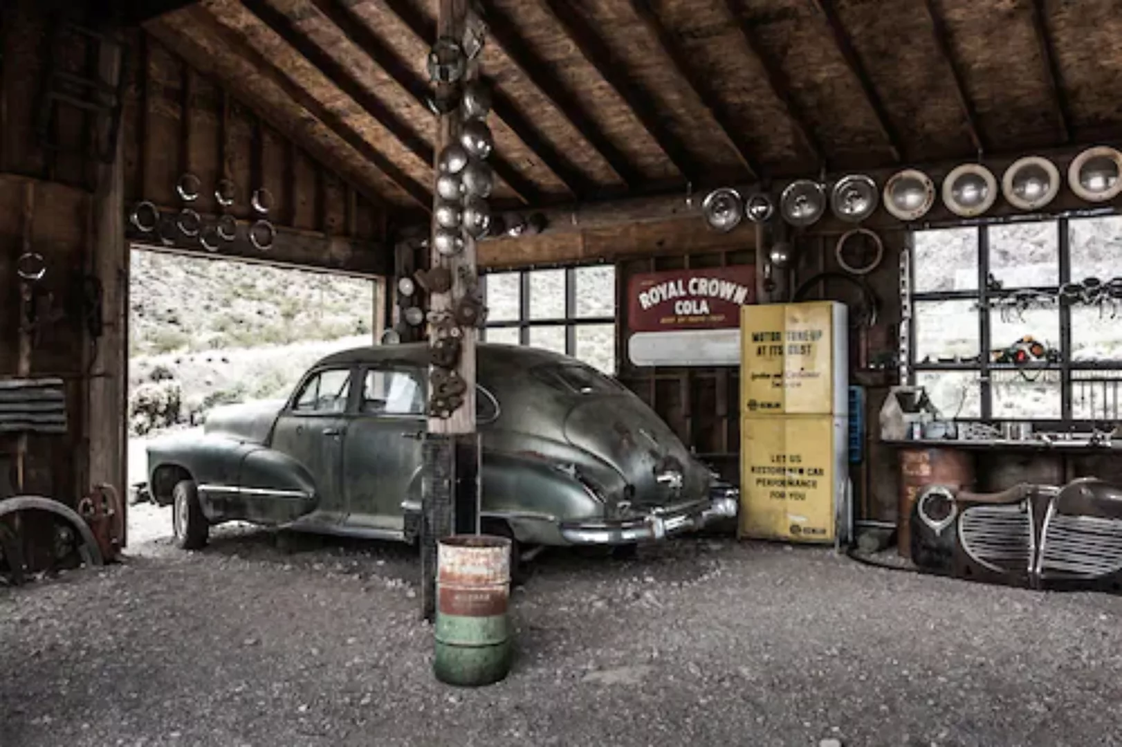 Papermoon Fototapete »Altes Auto« günstig online kaufen