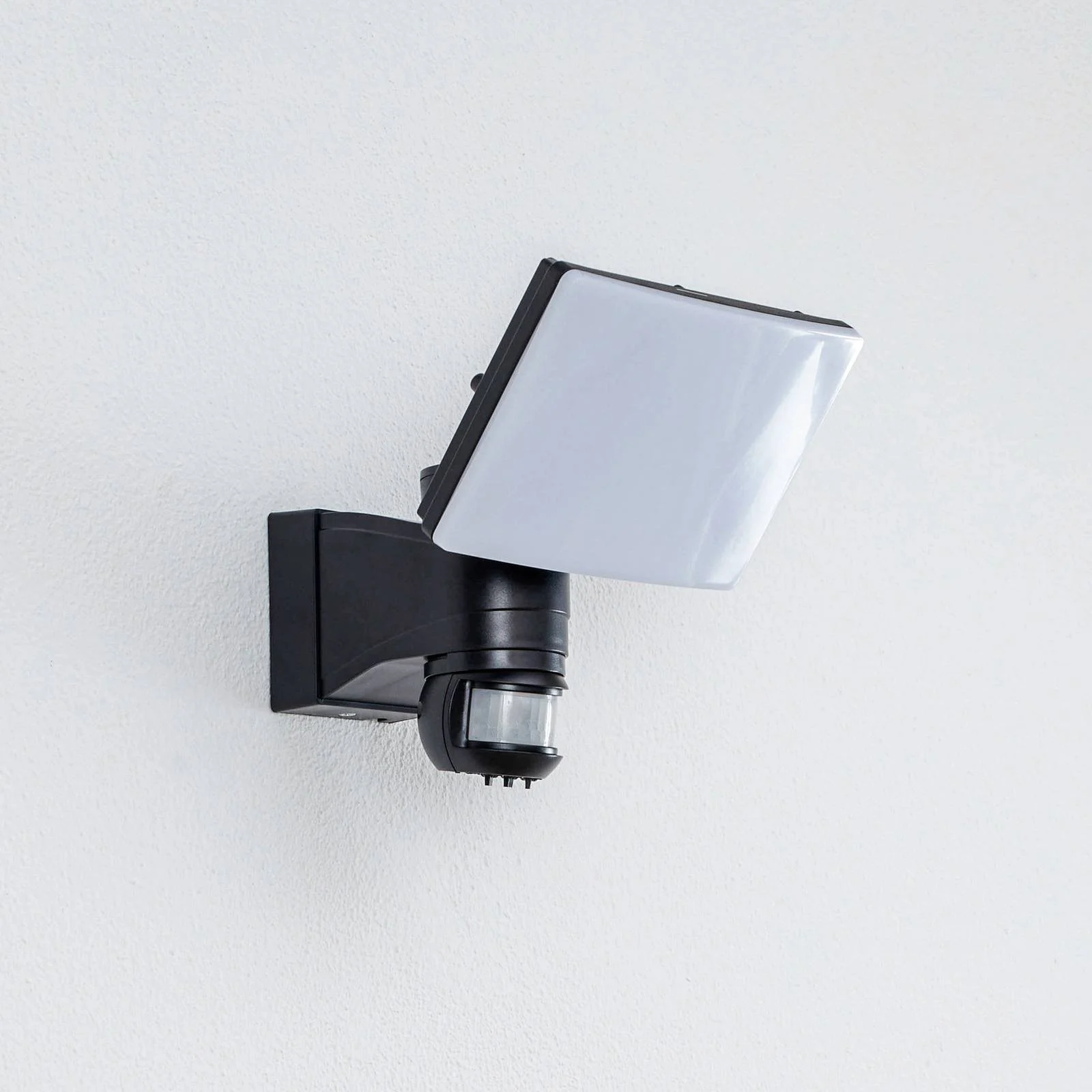 Prios Avayah LED-Außenwandstrahler, Sensor günstig online kaufen