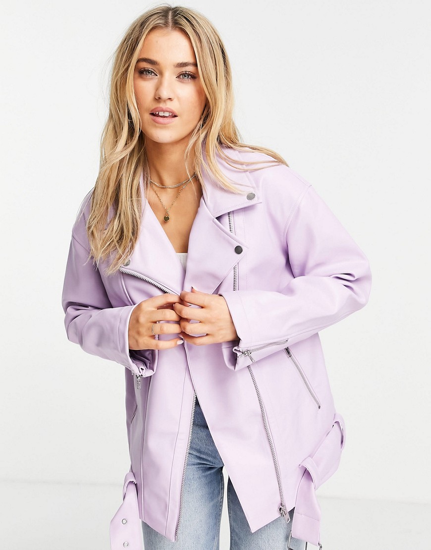 ASOS DESIGN – Lang geschnittene Oversize-Bikerjacke aus Kunstleder in Flied günstig online kaufen