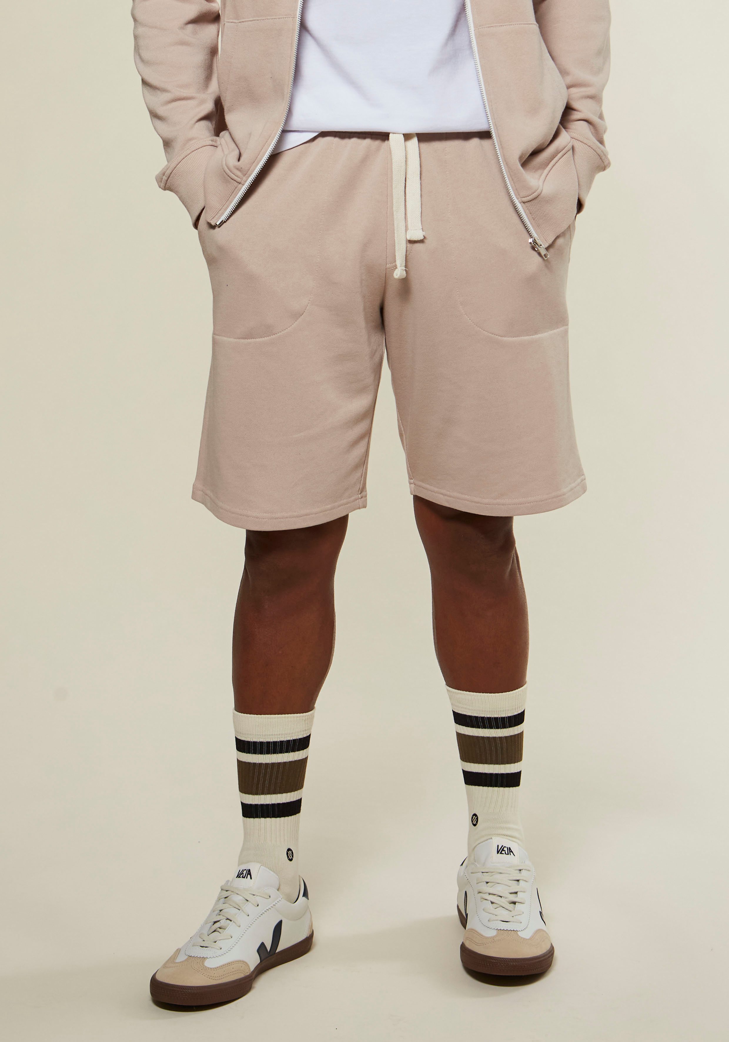 KangaROOS Sweatshorts, seitliche Taschen, kontrast Bänder günstig online kaufen