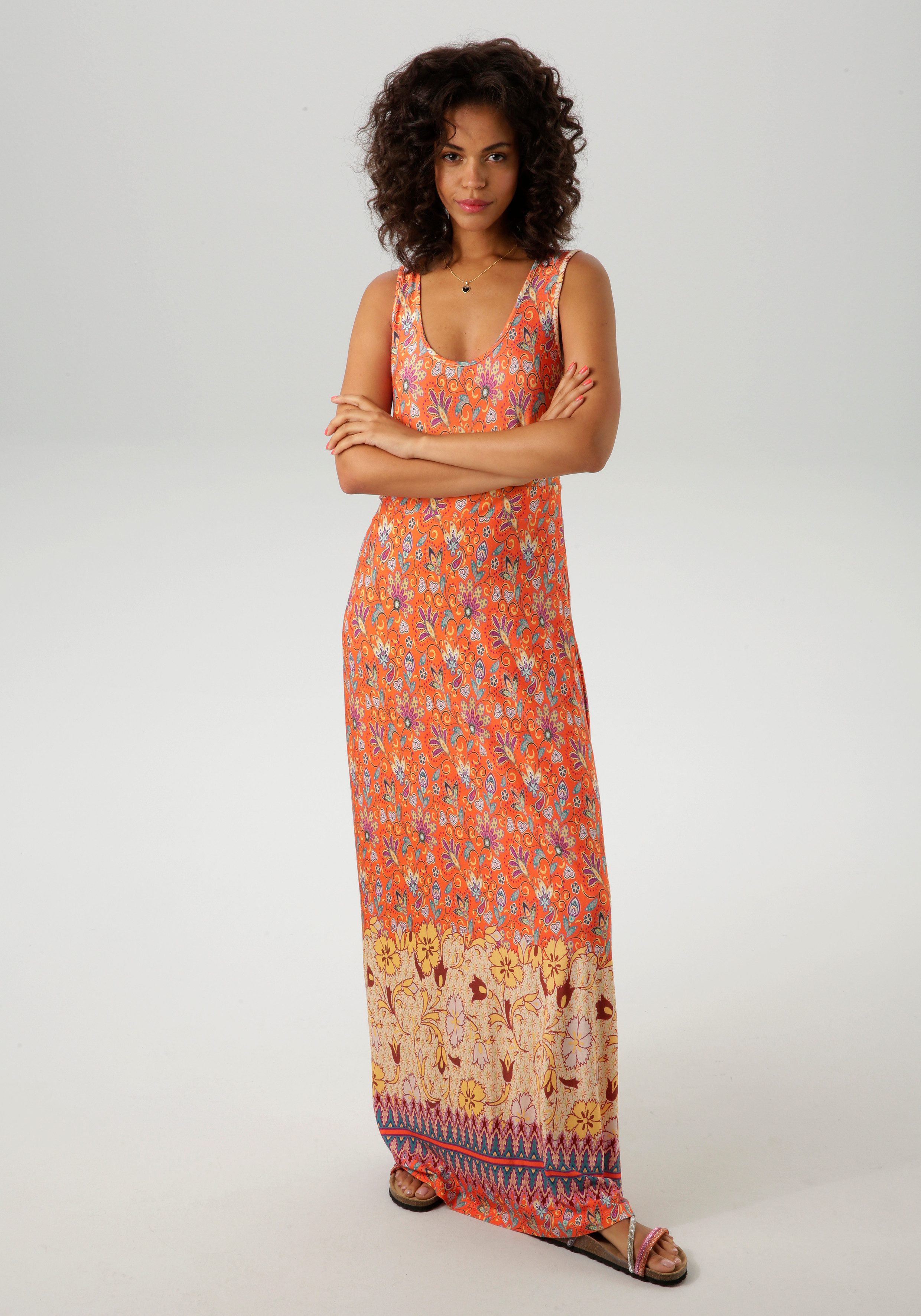 Aniston CASUAL Sommerkleid, mit farbharmonischem Blumendruck und Bordüre am günstig online kaufen