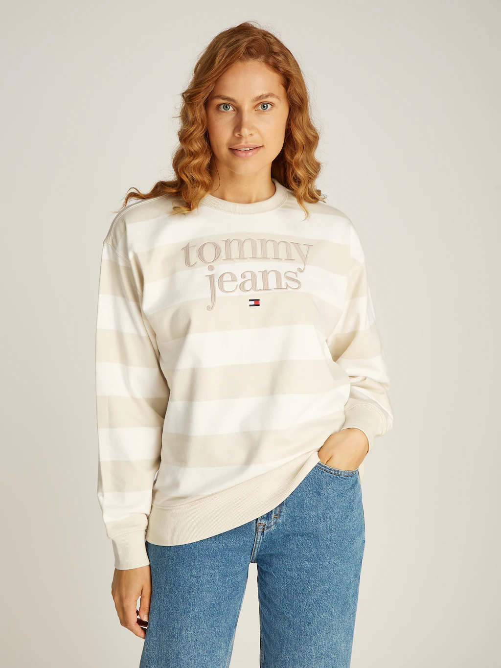 Tommy Jeans Sweatshirt "TJW RLX STRIPE ESS LOGO 1 CREW", mit Streifendessin günstig online kaufen