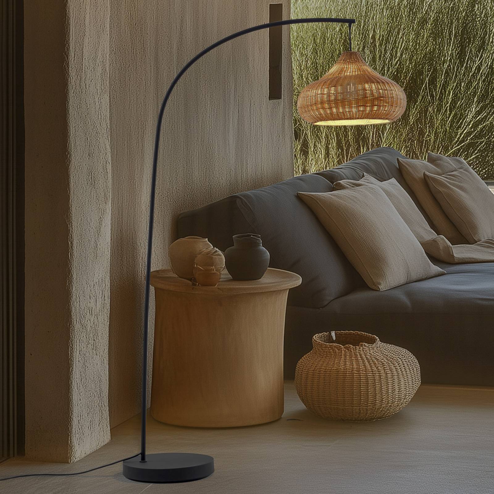 Lucande Außenstehleuchte Taniola, beige, Rattan, 195cm, IP44 günstig online kaufen