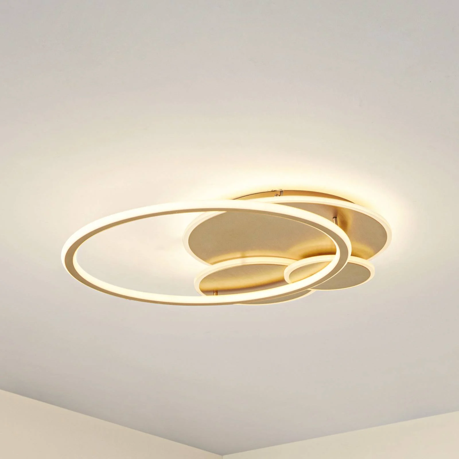 Lucande LED-Deckenleuchte Circulo, gold, 60 cm CCT, dimmbar günstig online kaufen