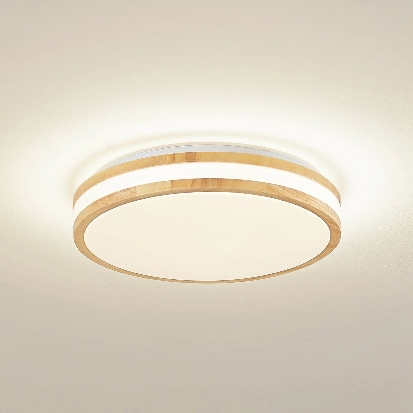 Lindby LED-Deckenlampe Emiva, Ø 39,5 cm, CCT, Holz günstig online kaufen