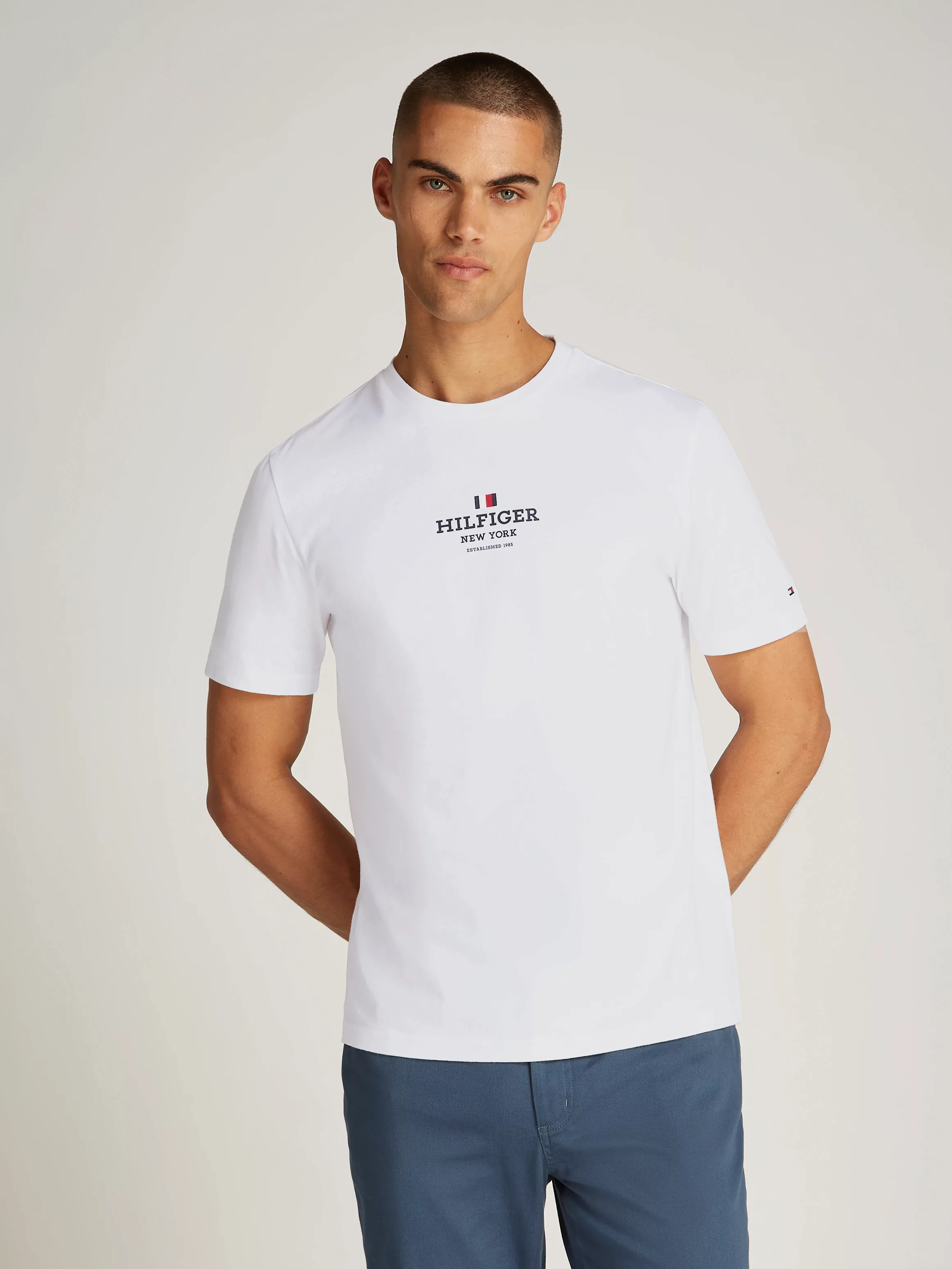 Tommy Hilfiger T-Shirt "RWB HILFIGER TEE", Logoprint auf der Brust günstig online kaufen