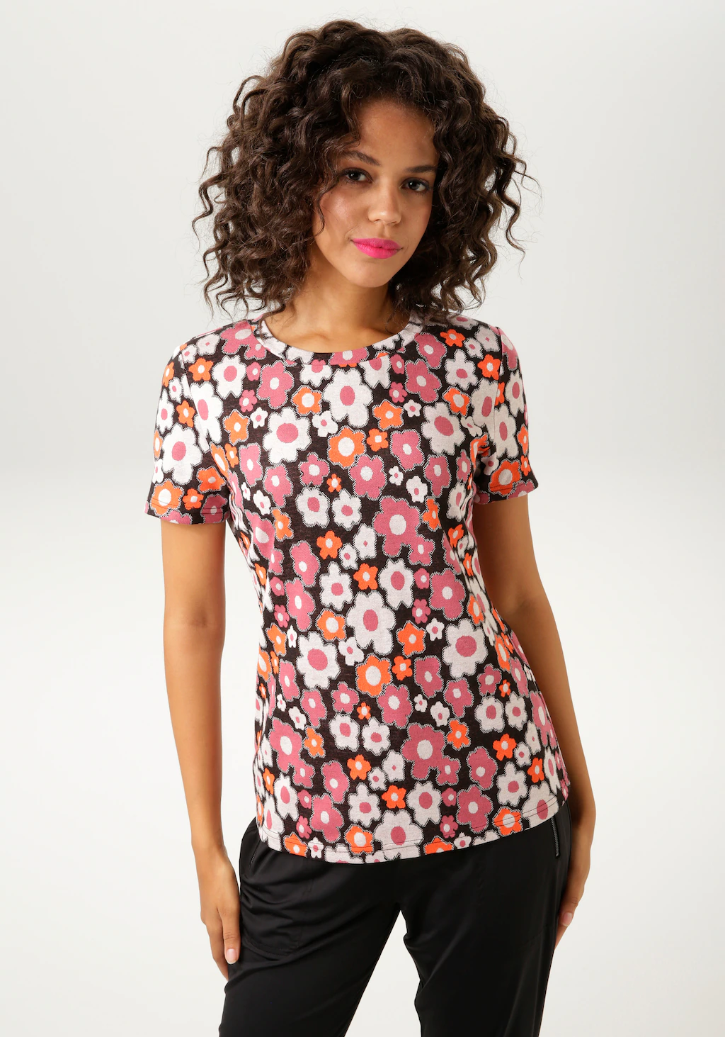 Aniston CASUAL T-Shirt, mit farbharmonischen Blumen - jedes Teil ein Unikat günstig online kaufen
