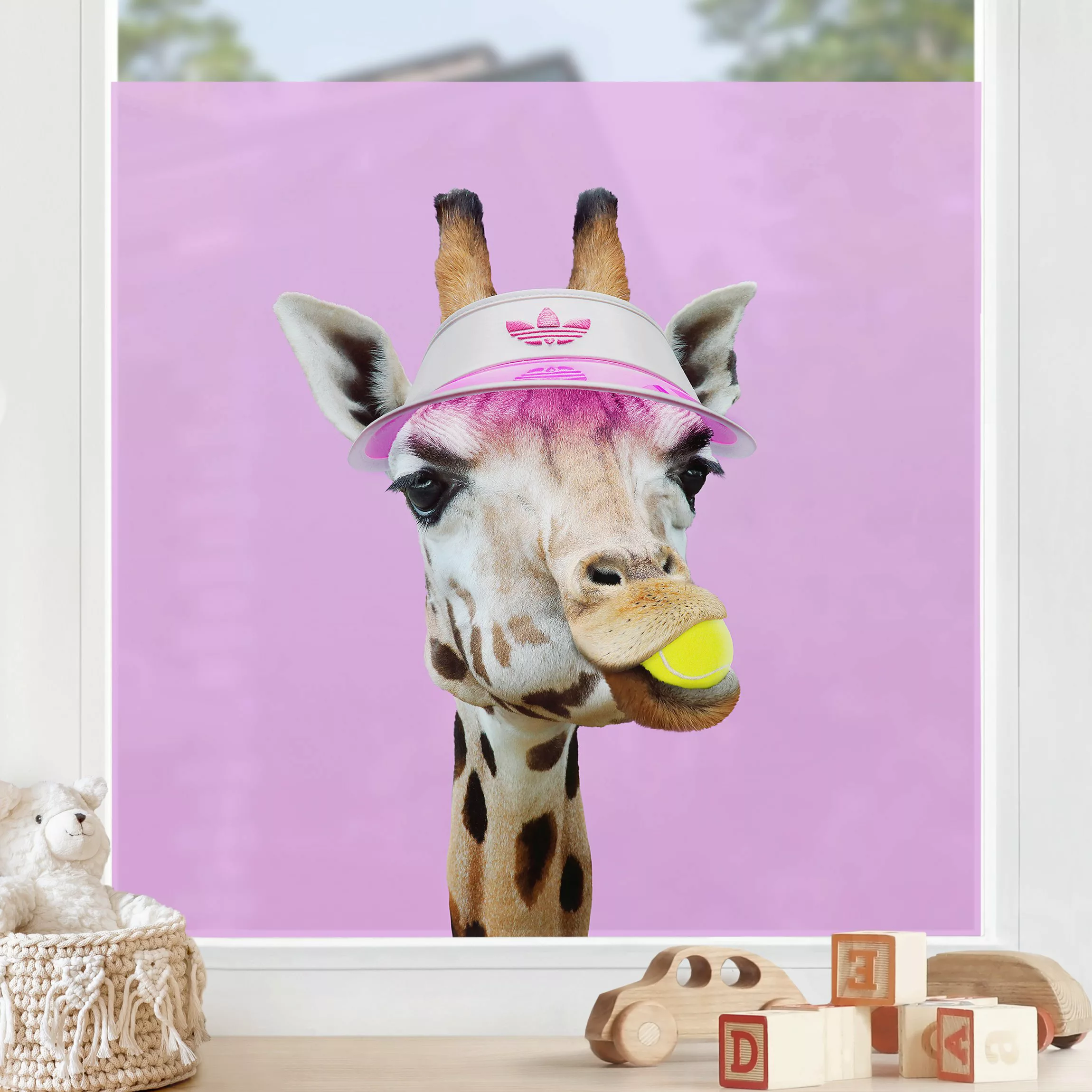 Fensterfolie Giraffe beim Tennis günstig online kaufen