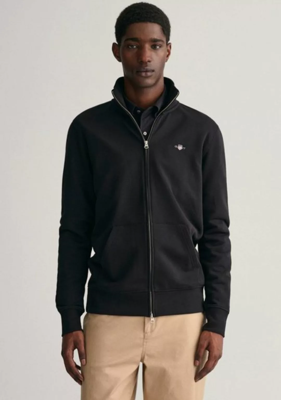 Gant Sweatjacke "REG SHIELD FULL ZIP SWEAT", mit Logostickerei auf der Brus günstig online kaufen