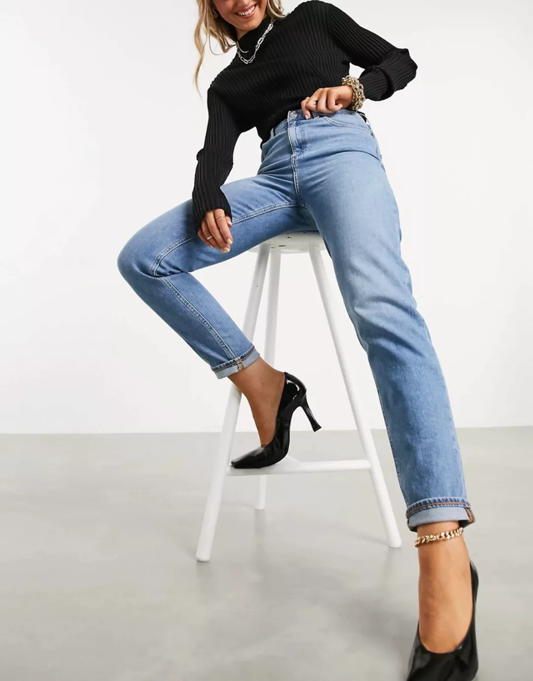 ASOS DESIGN – Farleigh – Schmal geschnittene Mom-Jeans mit hohem Bund in St günstig online kaufen