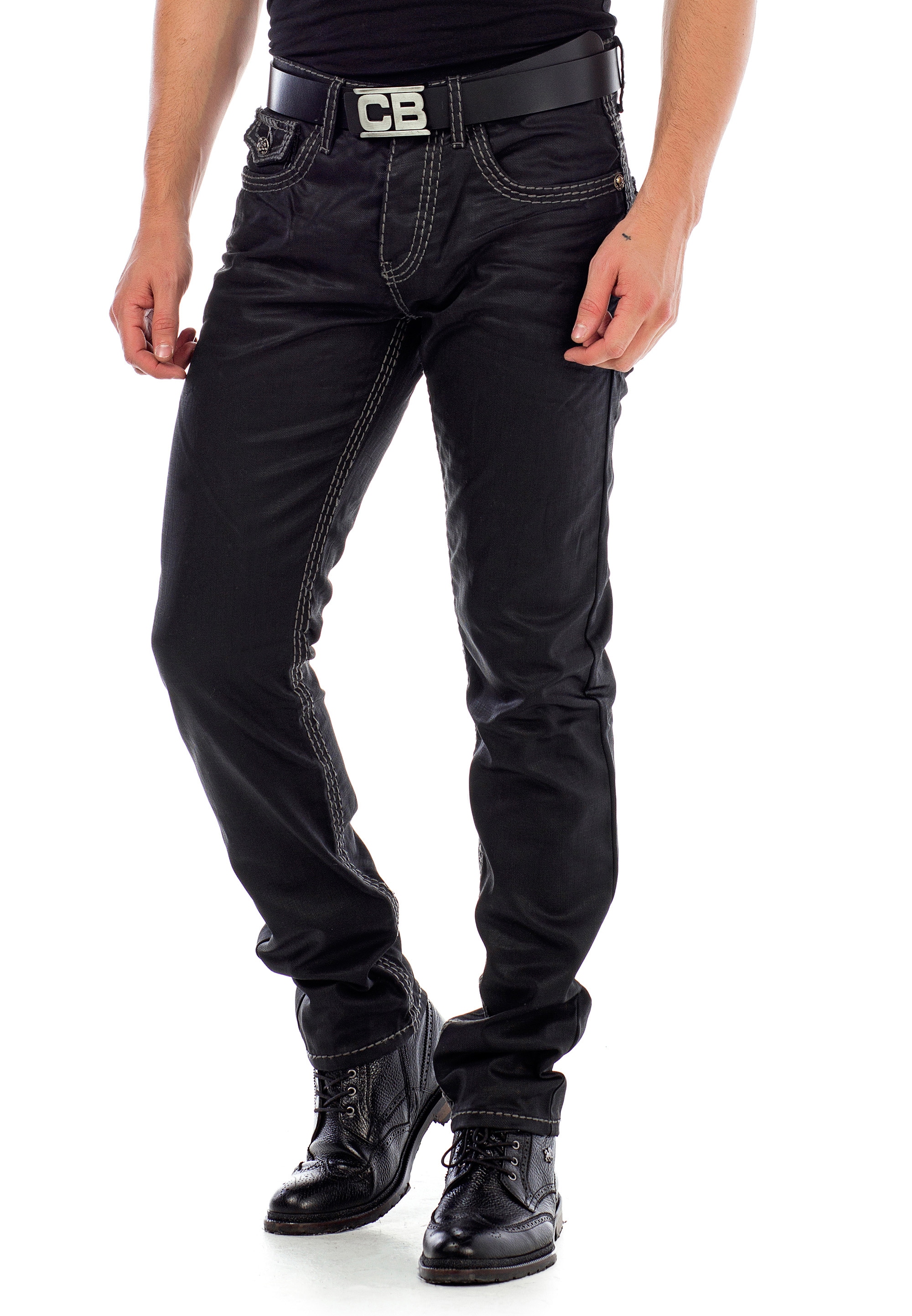 Cipo & Baxx Bequeme Jeans, im glänzenden Matt-Look in Straight Fit günstig online kaufen