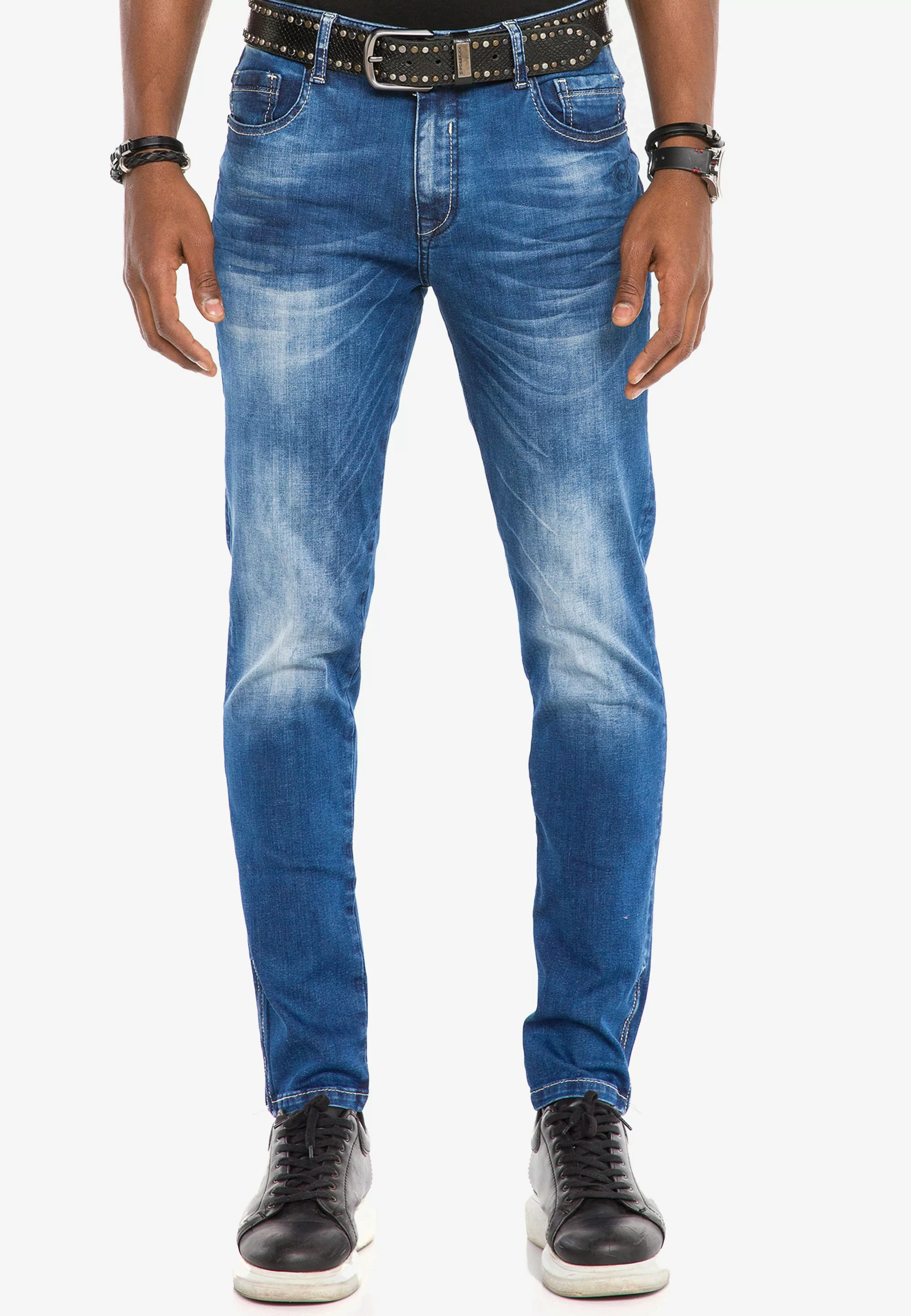 Cipo & Baxx Slim-fit-Jeans, mit cooler Waschung in Straight Fit günstig online kaufen