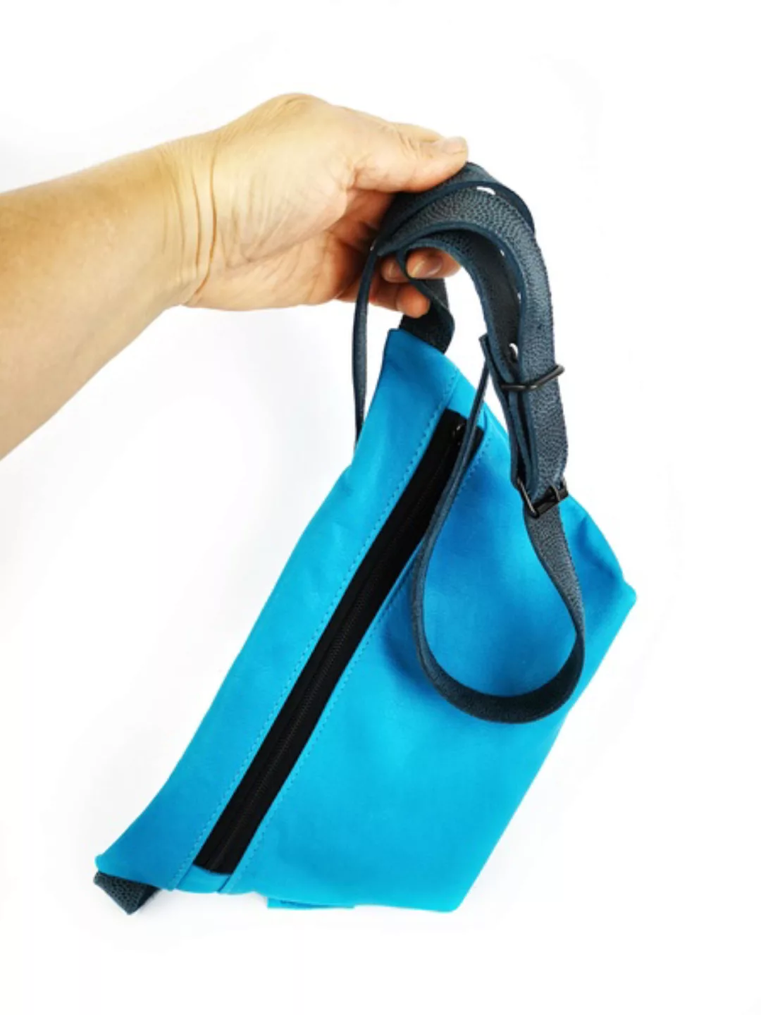Gürteltasche / Crossbodybag Aus Leder Mit Verstellbarem Gurt günstig online kaufen