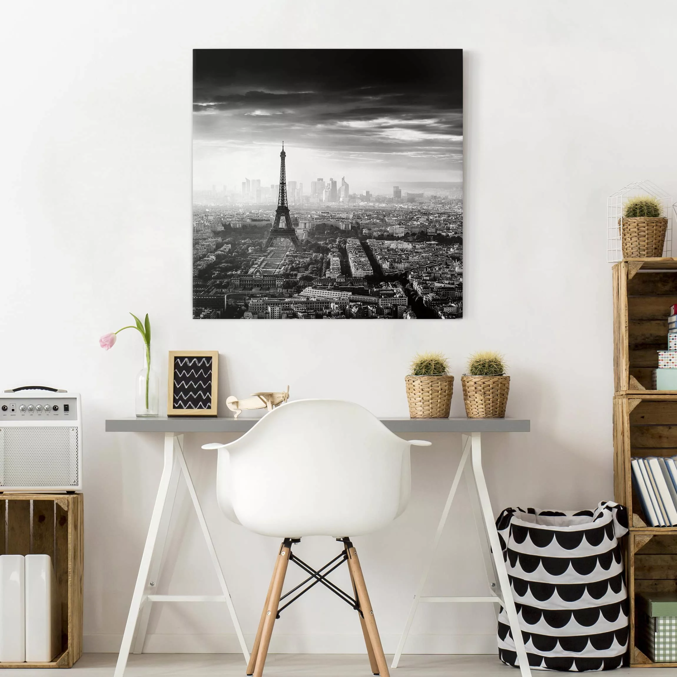 Leinwandbild Schwarz-Weiß - Quadrat Der Eiffelturm von Oben Schwarz-weiß günstig online kaufen