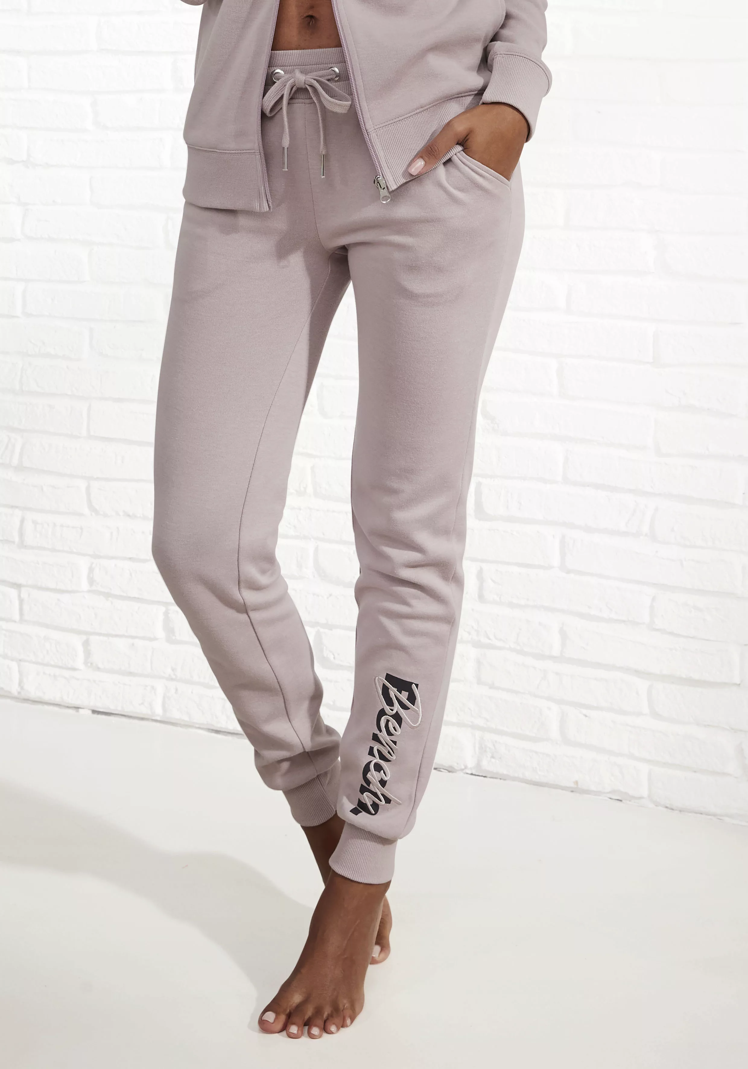 Bench. Loungewear Sweatpants, mit Logodruck und Stickerei, Loungewear günstig online kaufen