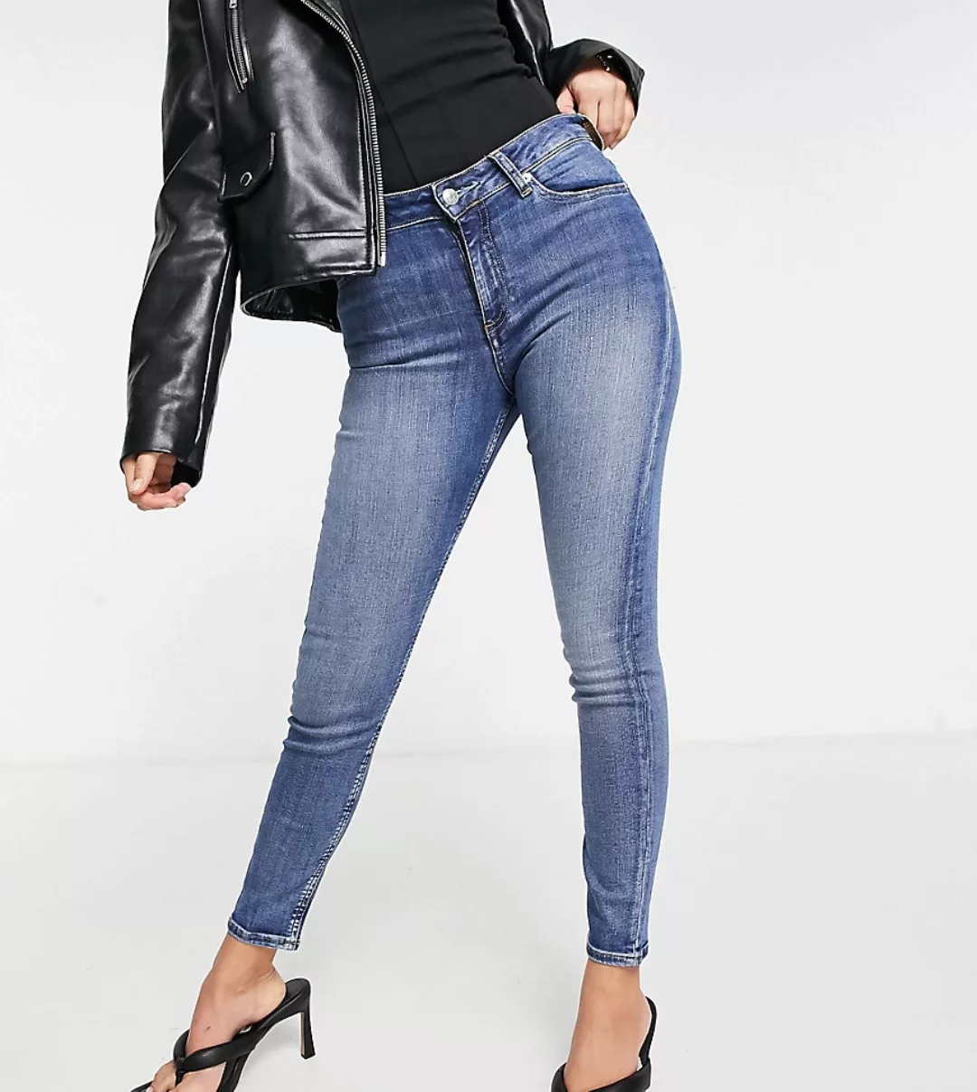 ASOS DESIGN Petite – Ridley – Jeans in engem Schnitt mit hohem Bund in mitt günstig online kaufen