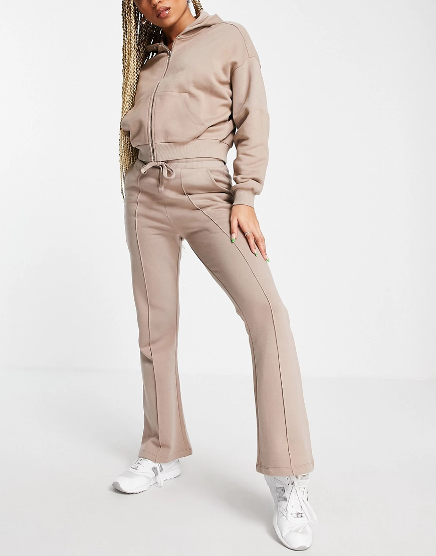 ASOS 4505 – Schmale Jogginghose mit Schlag-Neutral günstig online kaufen