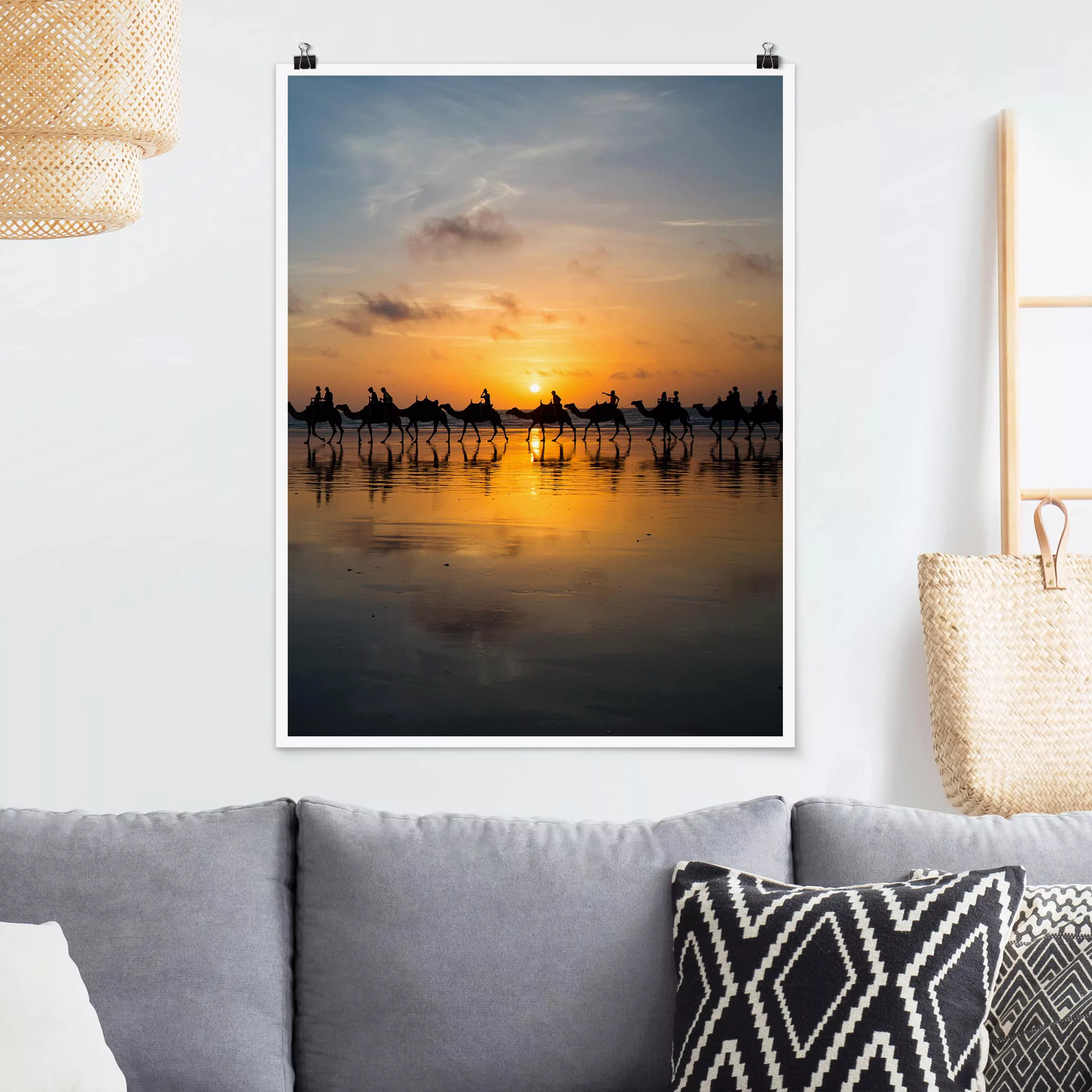 Poster Tiere - Hochformat Kamele im Sonnenuntergang günstig online kaufen