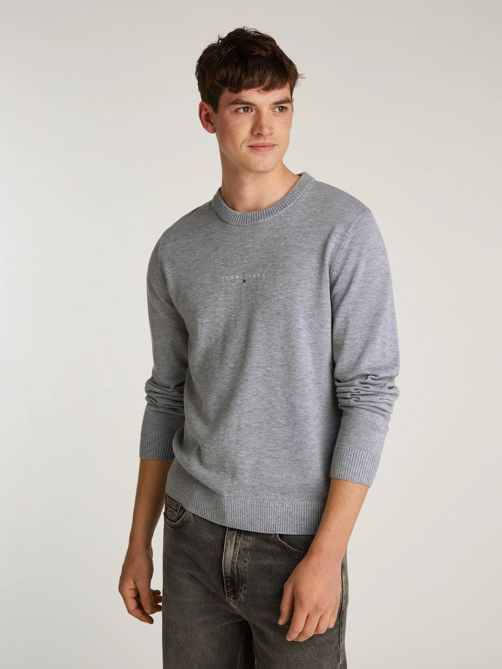 Tommy Jeans Strickpullover "TJM LINEAR SMALL CHEST SWEATER", mit Logoschrif günstig online kaufen