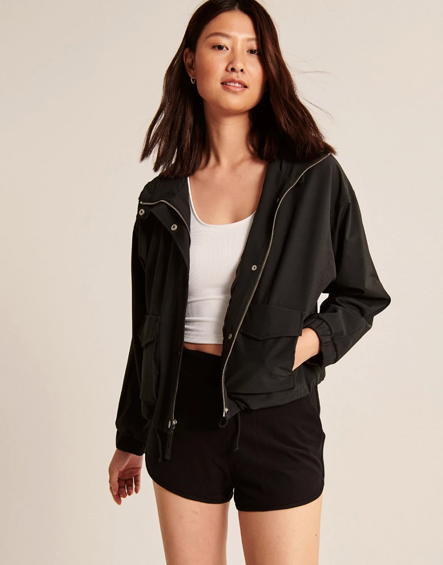 Abercrombie & Fitch – Leichte Jacke in Schwarz günstig online kaufen