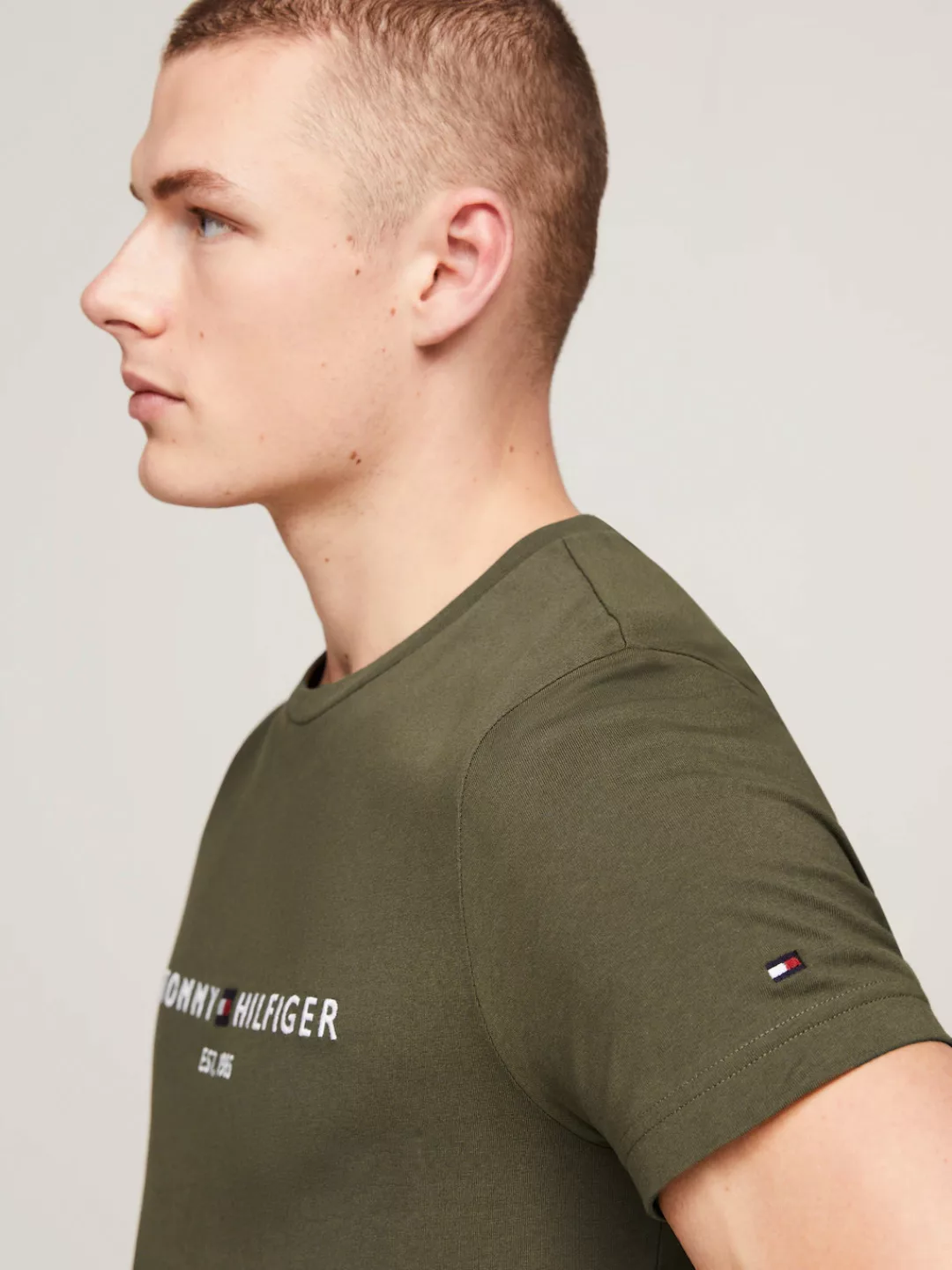 Tommy Hilfiger T-Shirt TOMMY LOGO TEE aus reiner, nachhaltiger Baumwolle günstig online kaufen