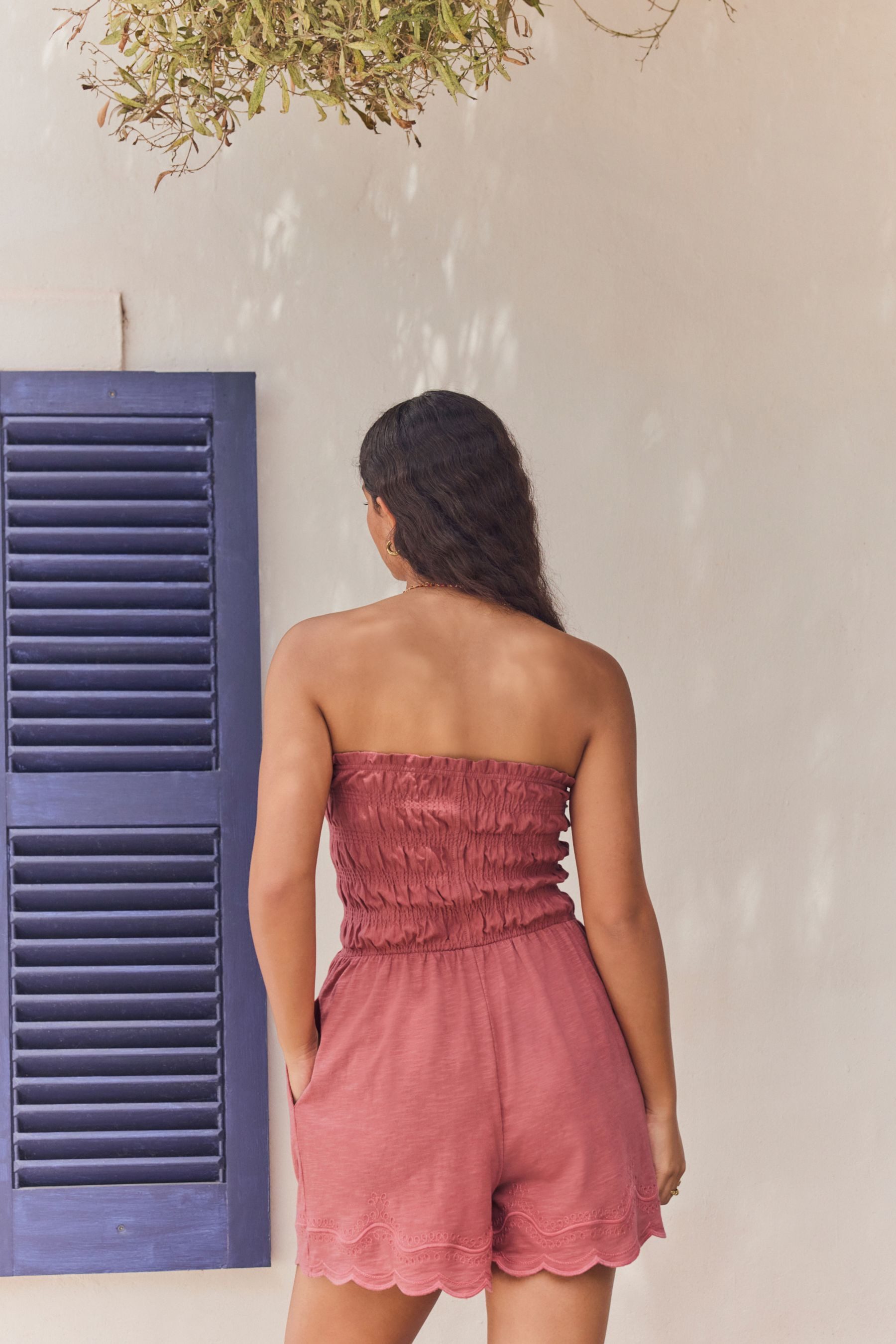 Next Playsuit Gesmokter Bandeau-Playsuit, Kurzgröße (1-tlg) günstig online kaufen
