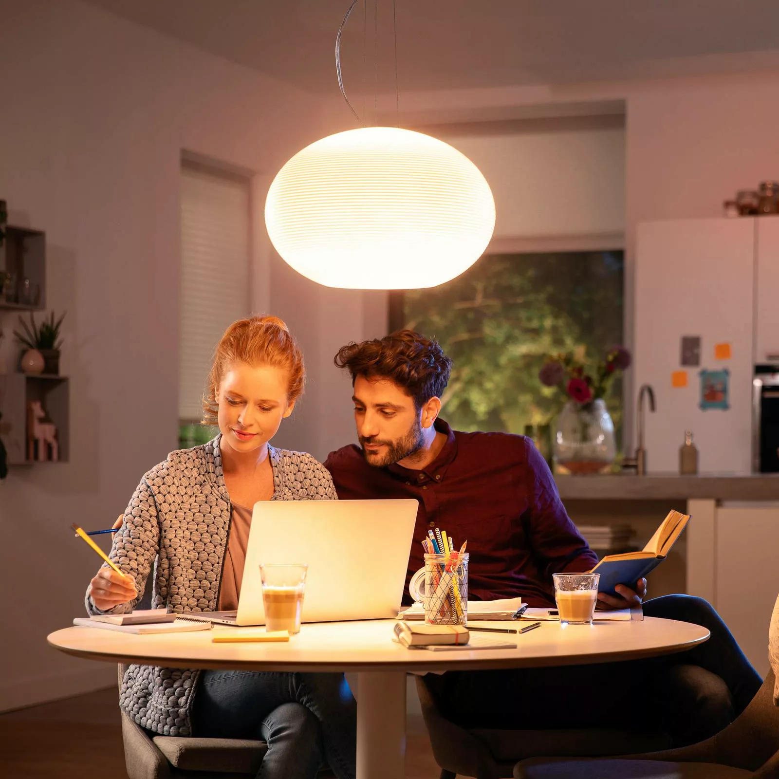 Philips Hue Flourish LED-Hängeleuchte, RGBW günstig online kaufen
