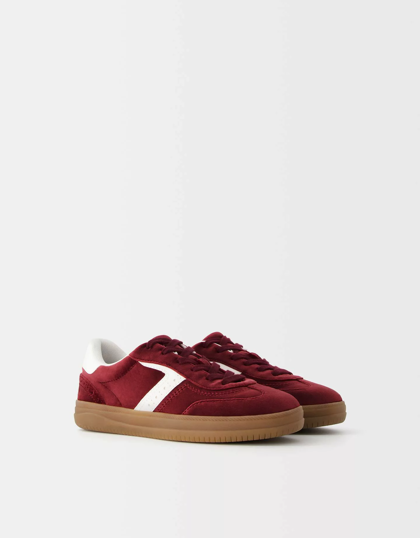 Bershka Retro-Sneaker Aus Samt Damen 36 Weinrot günstig online kaufen