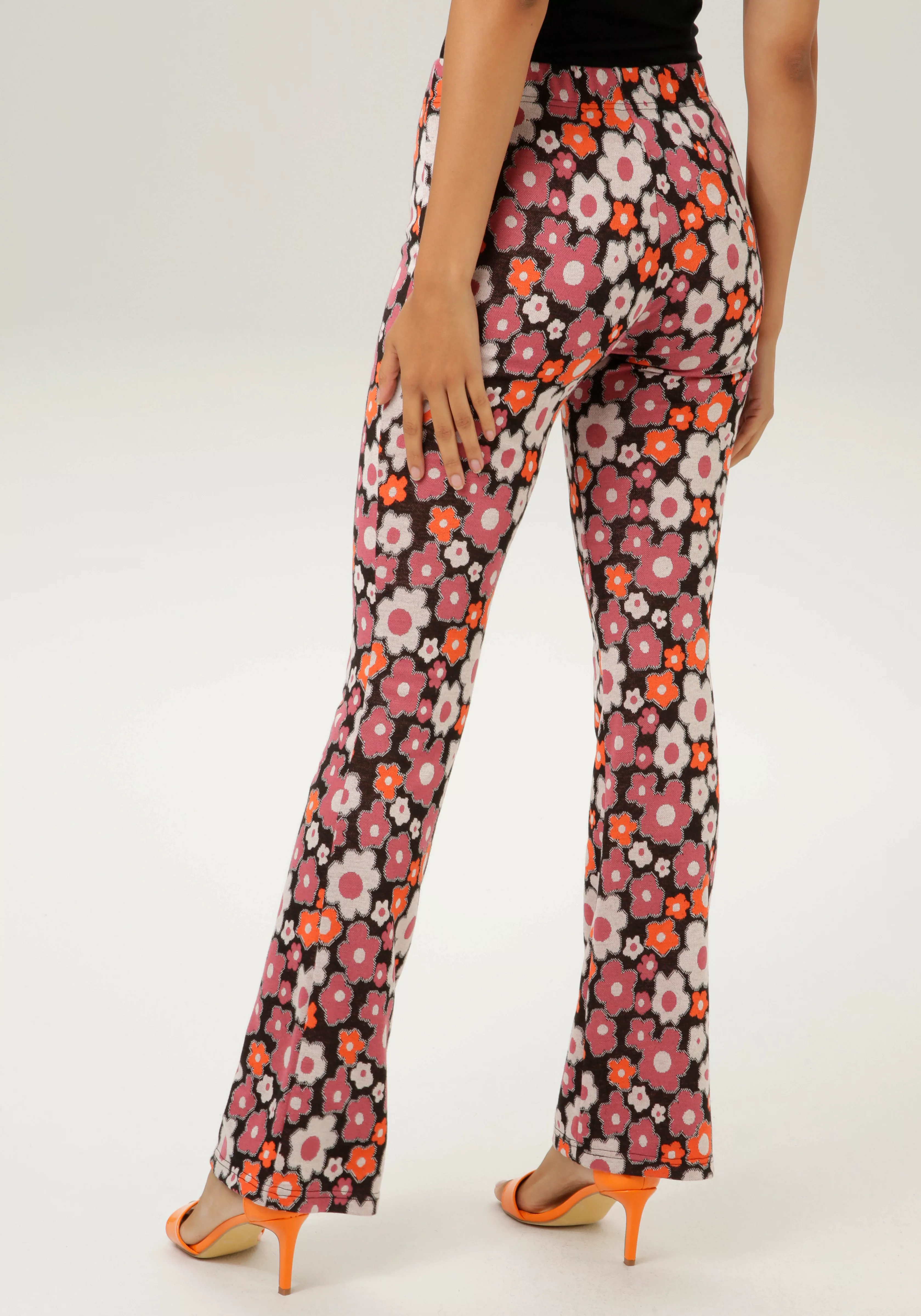 Aniston CASUAL Schlupfhose, mit Rauten oder Blumen - beide sind der Hit günstig online kaufen