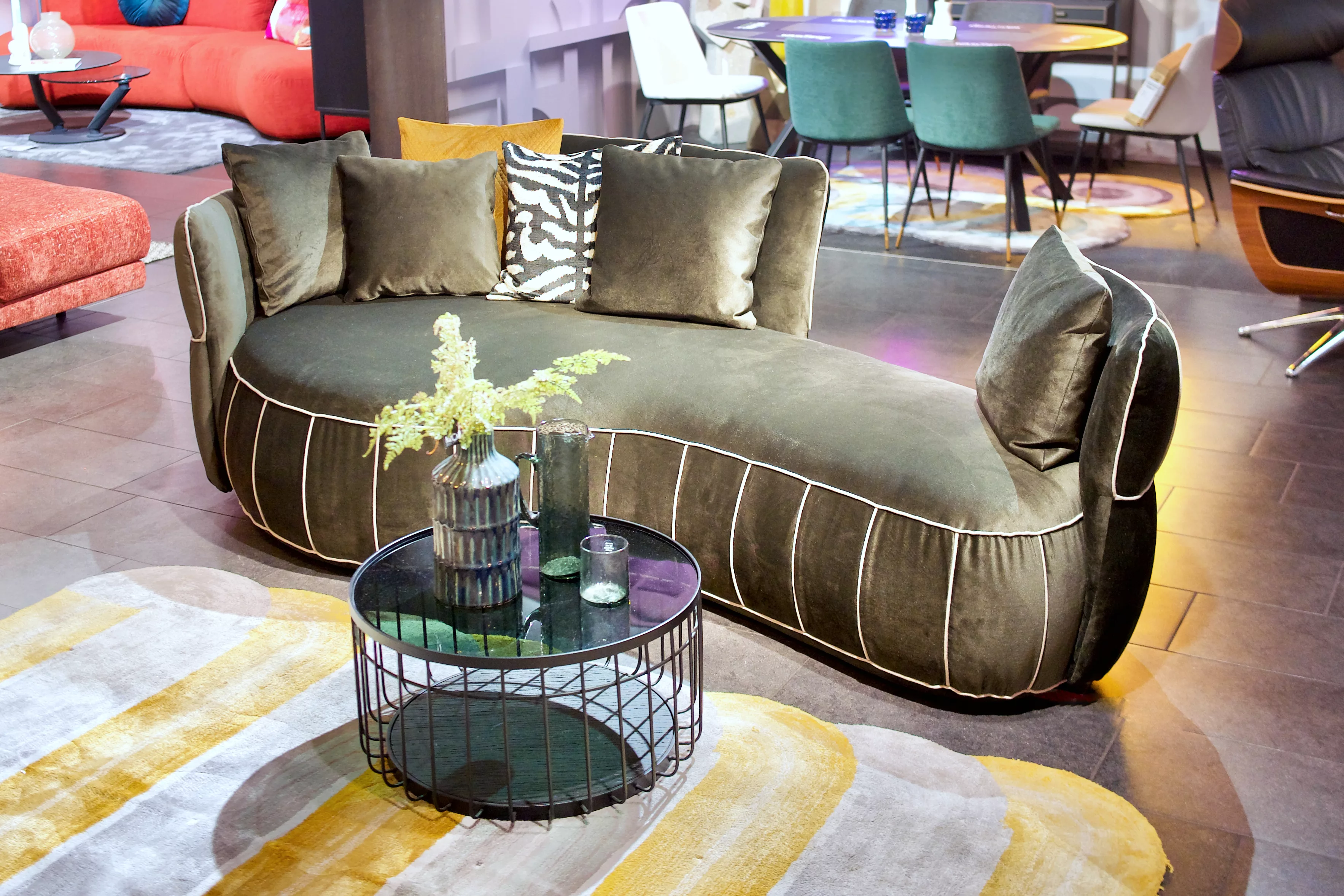 Sofa Limoncello by Die Wäscherei in grünem Samtbezug günstig online kaufen
