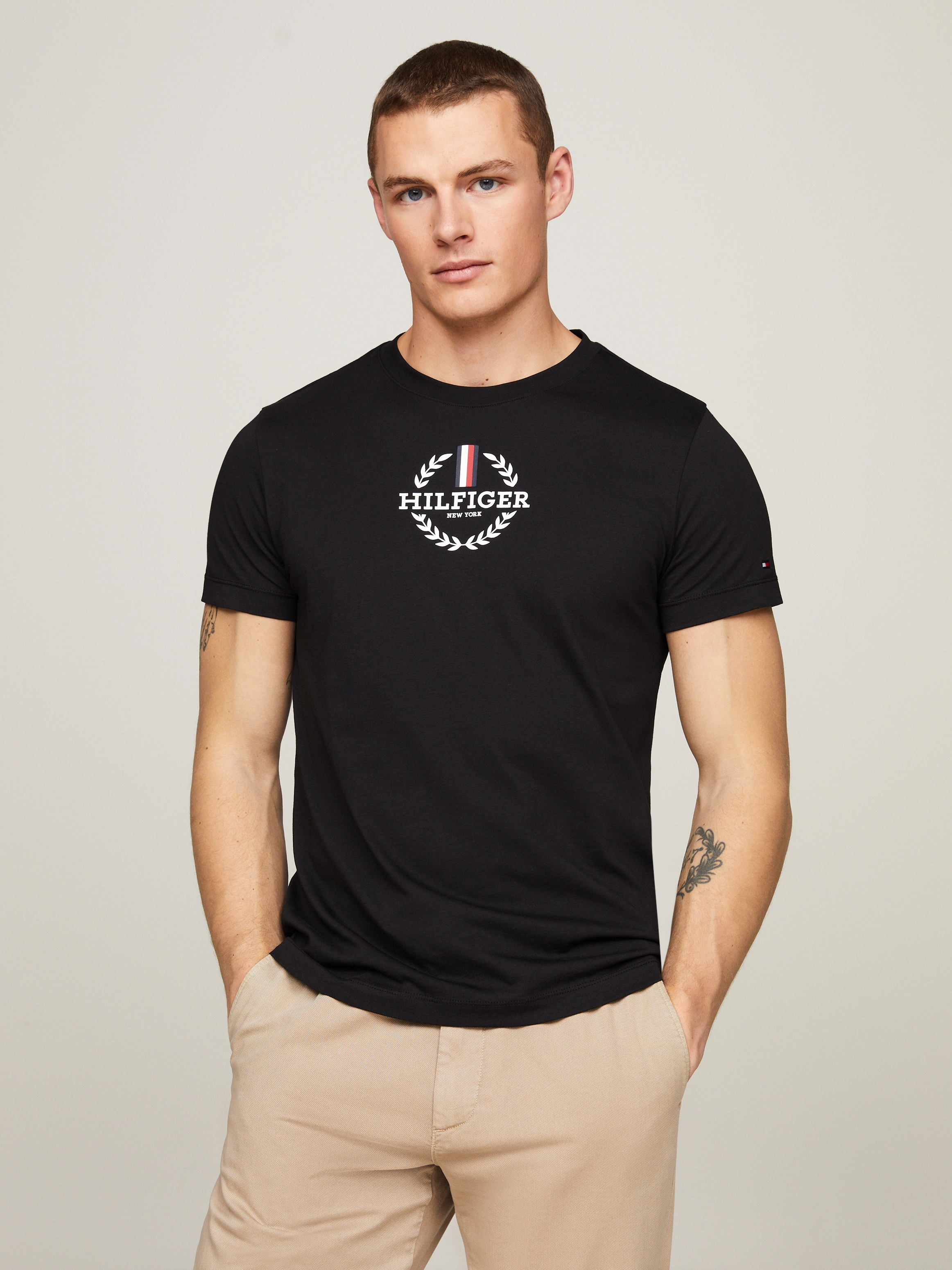 Tommy Hilfiger T-Shirt GLOBAL STRIPE WREATH TEE mit Archive-Wappen-Logo günstig online kaufen