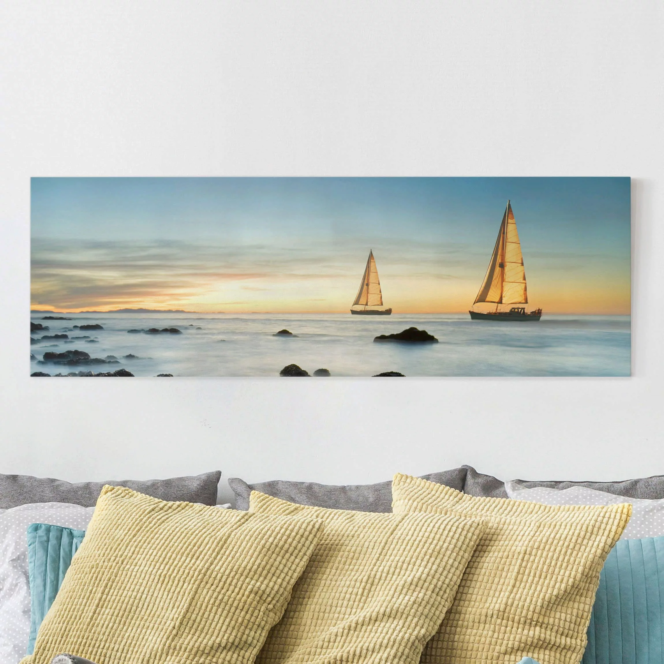 Leinwandbild Strand - Panorama Segelschiffe im Ozean günstig online kaufen