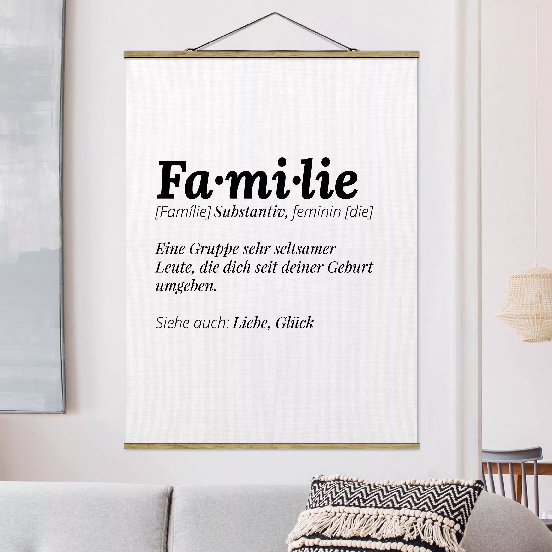 Stoffbild Spruch mit Posterleisten - Hochformat Die Definition von Familie günstig online kaufen