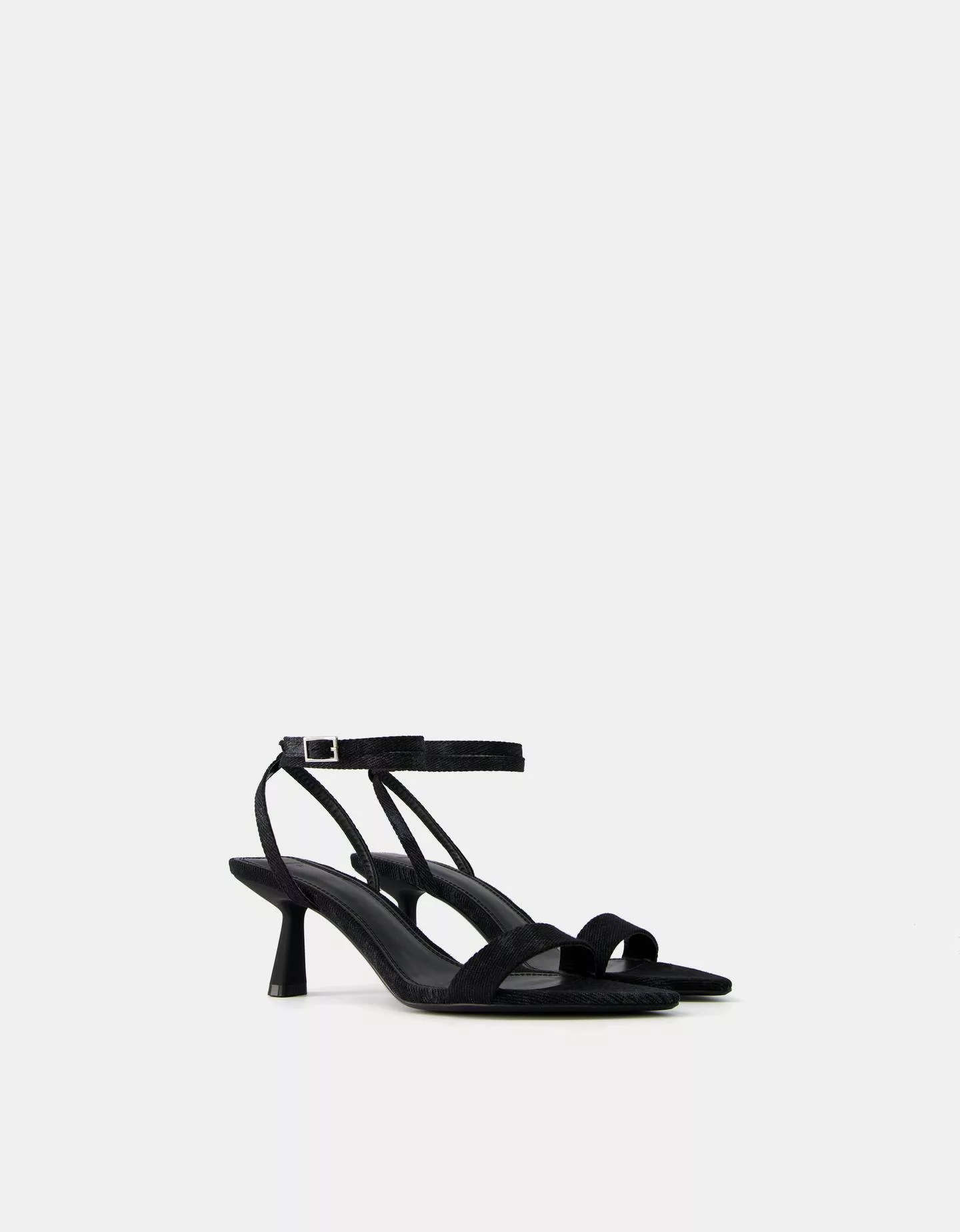 Bershka Spitz Zulaufende Sandalen Mit Kitten-Heels Damen 37 Schwarz günstig online kaufen