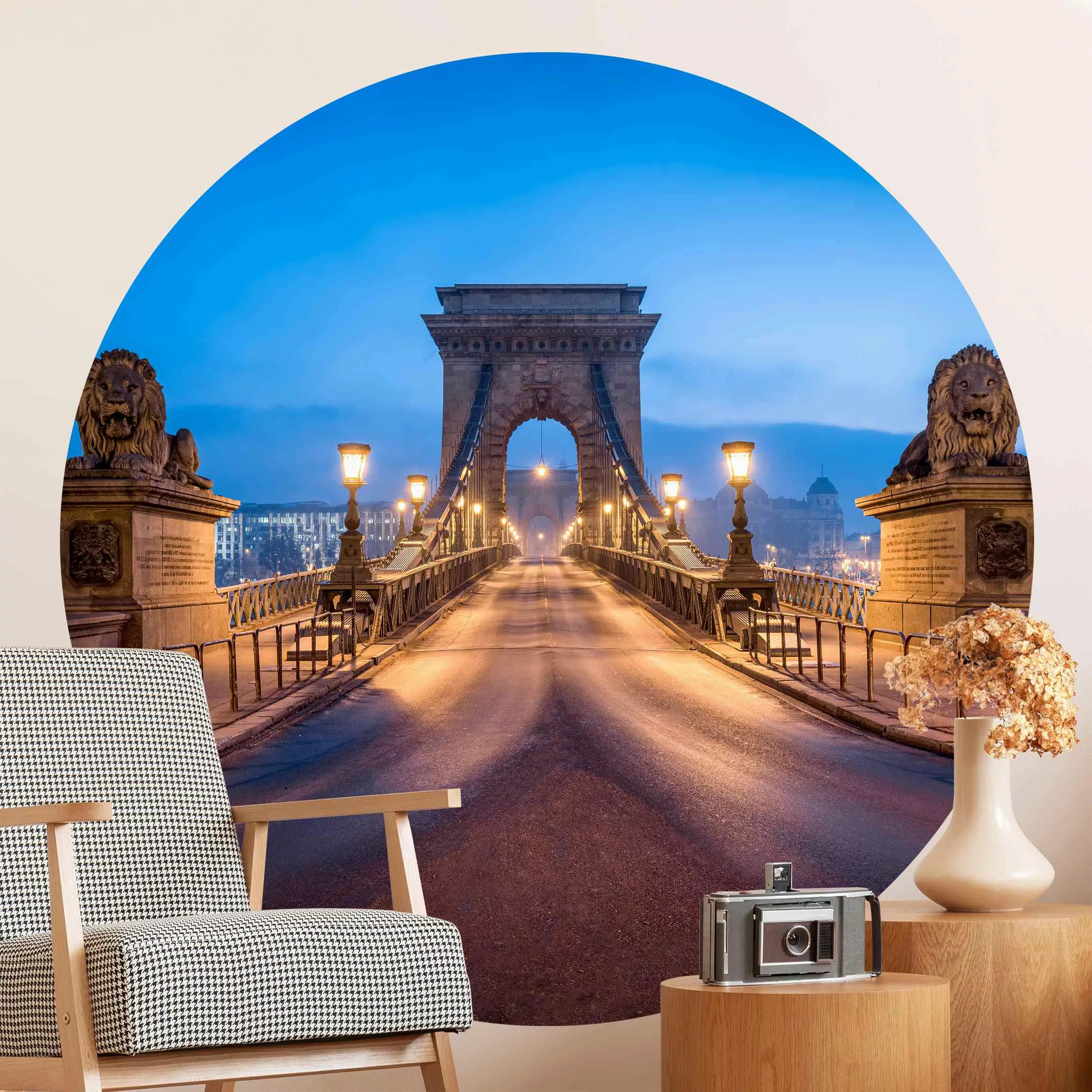 Runde Fototapete selbstklebend Kettenbrücke in Budapest bei Nacht günstig online kaufen