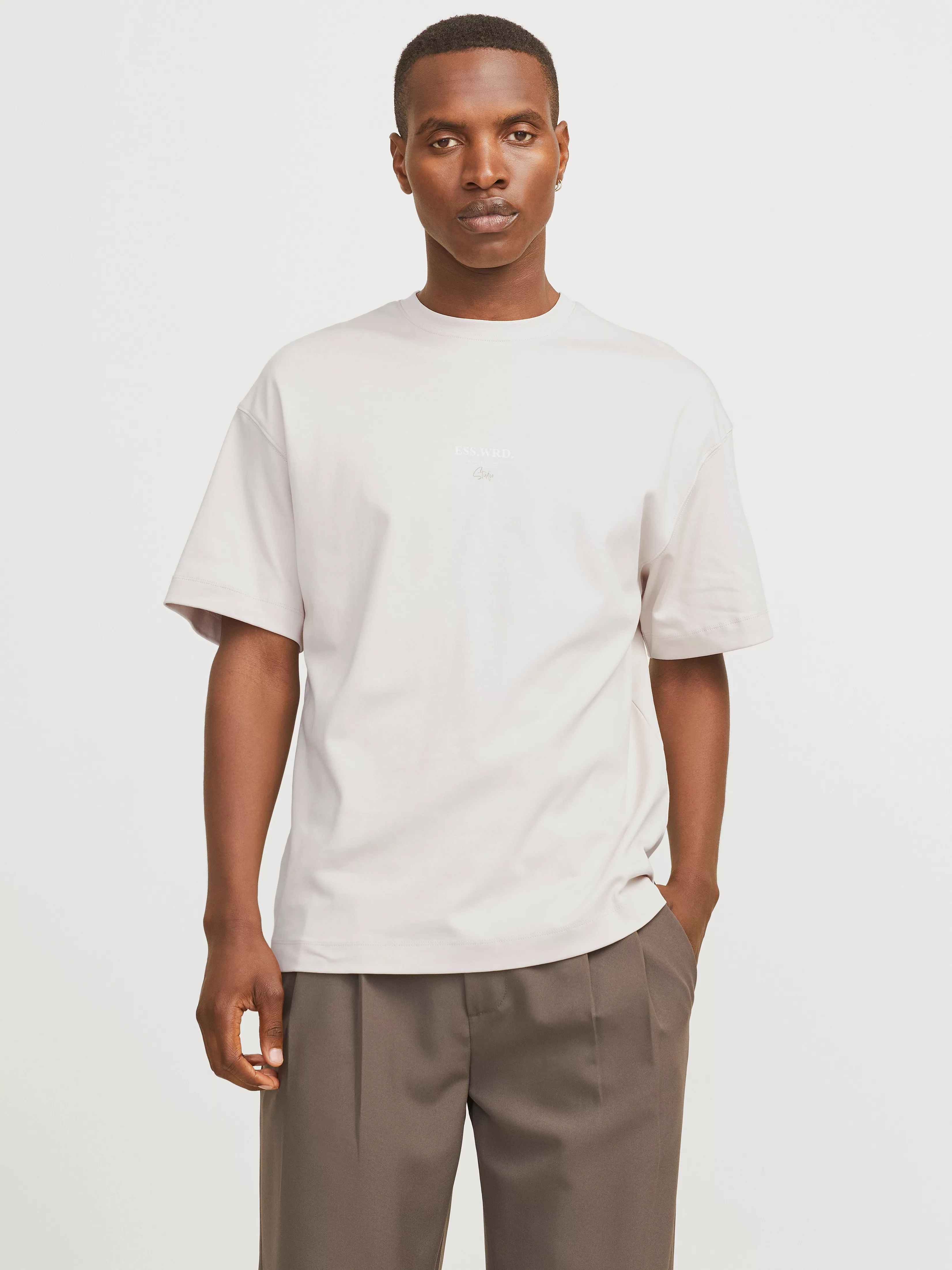 Jack & Jones Rundhalsshirt "JJEURBAN EDGE STUDIO TEE SS O-NECK NOOS", mit F günstig online kaufen