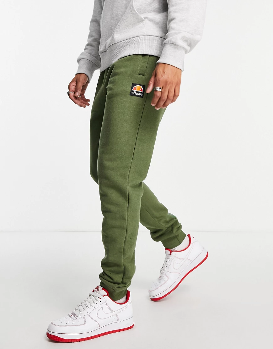 ellesse – Jogginghose aus Fleece in Khaki-Grün günstig online kaufen