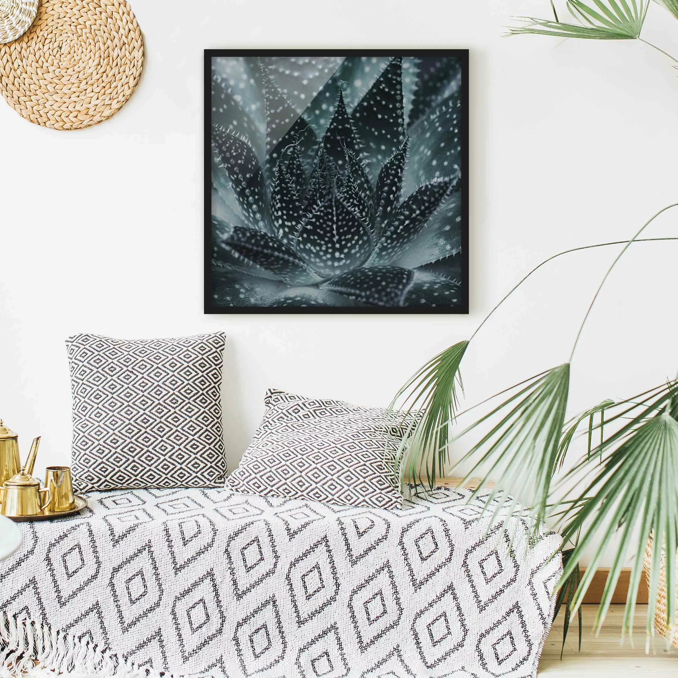 Bild mit Rahmen Kaktus mit Sternpunkten bei Nacht günstig online kaufen